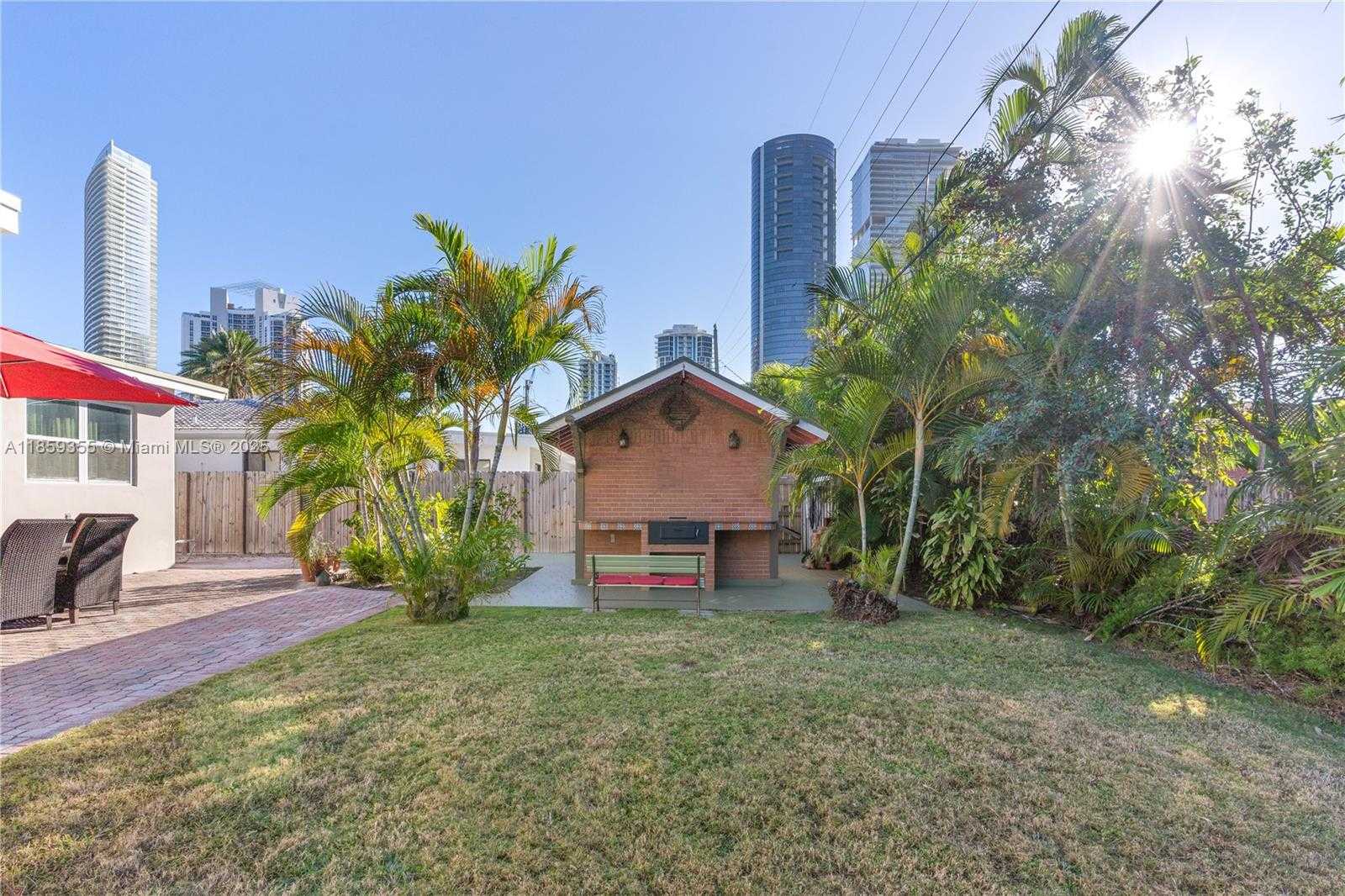 Small Image of 300 187TH ST, Sunny Isles Beach Number 32