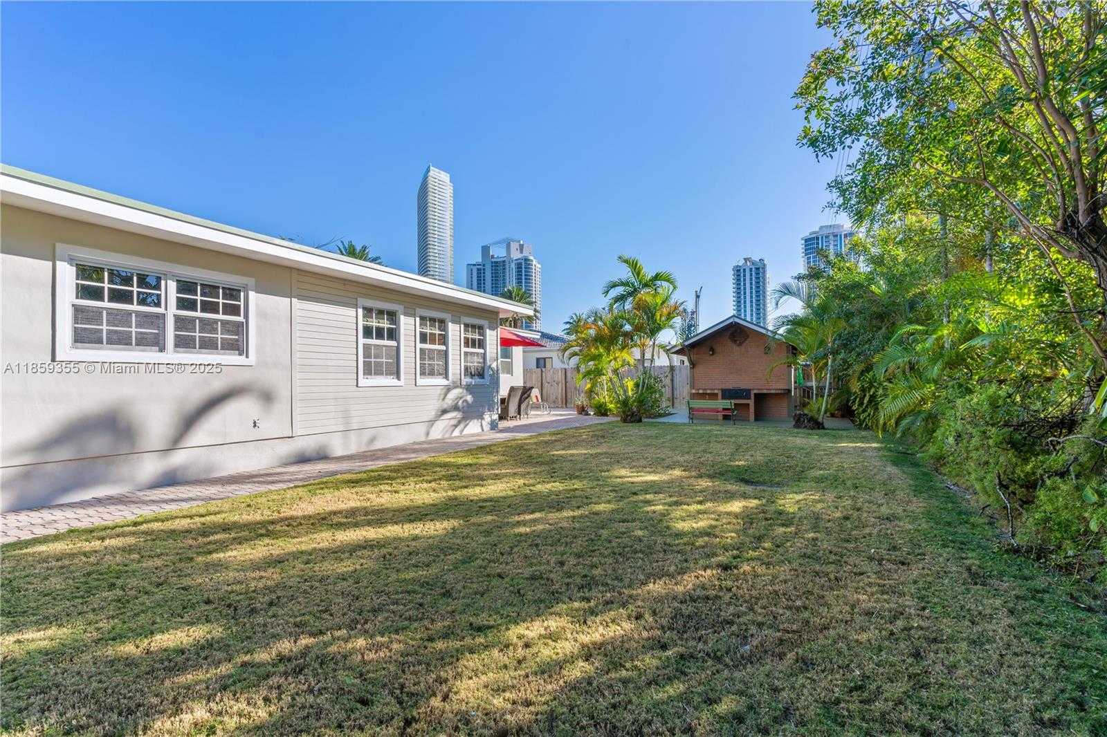 Small Image of 300 187TH ST, Sunny Isles Beach Number 33