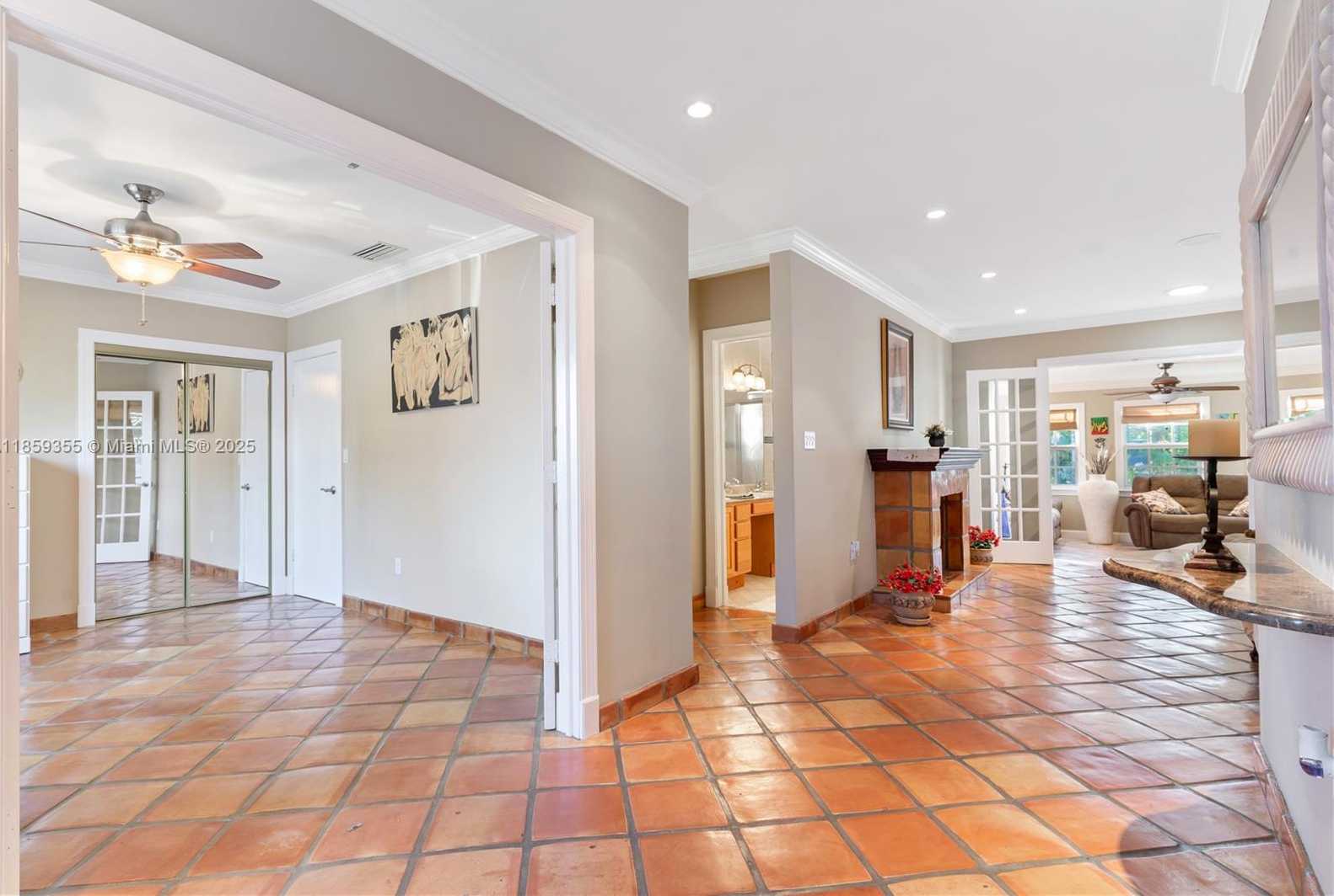 Small Image of 300 187TH ST, Sunny Isles Beach Number 4