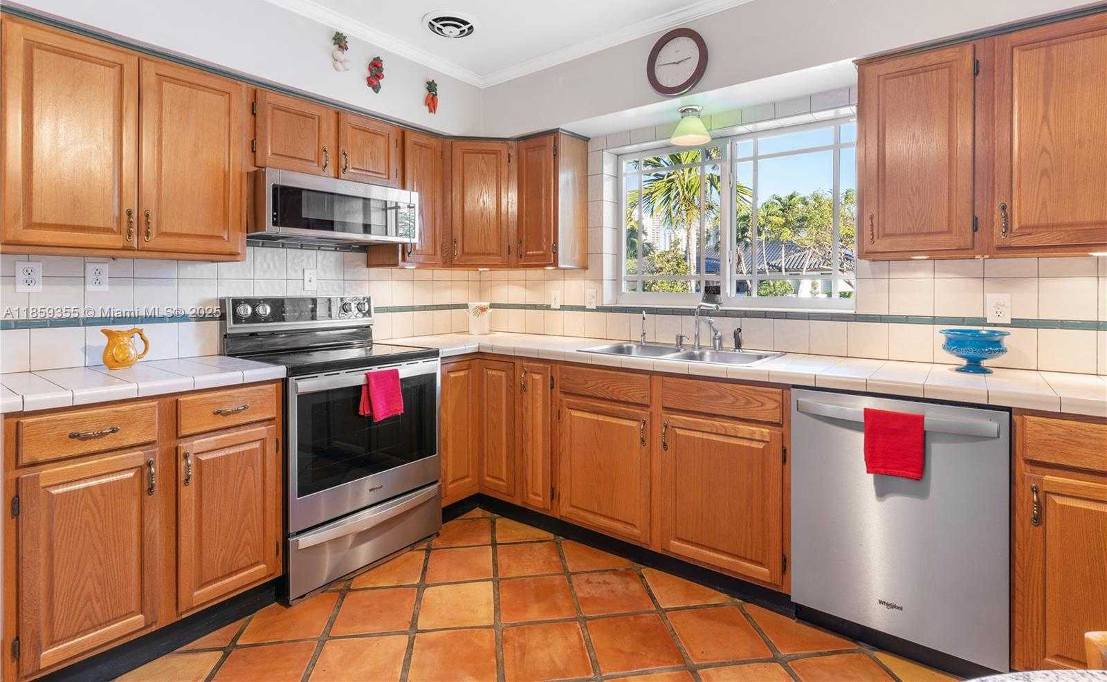 Small Image of 300 187TH ST, Sunny Isles Beach Number 5