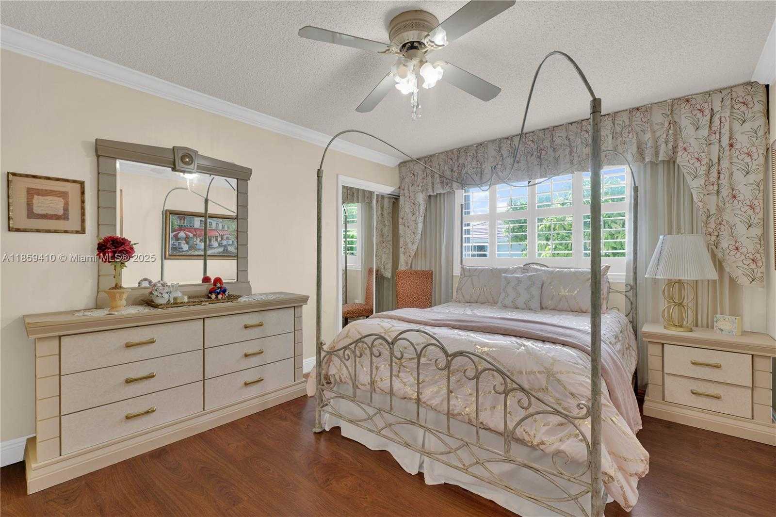Small Image of 322 SOUTH WEST 184TH WAY, Pembroke Pines Number 31
