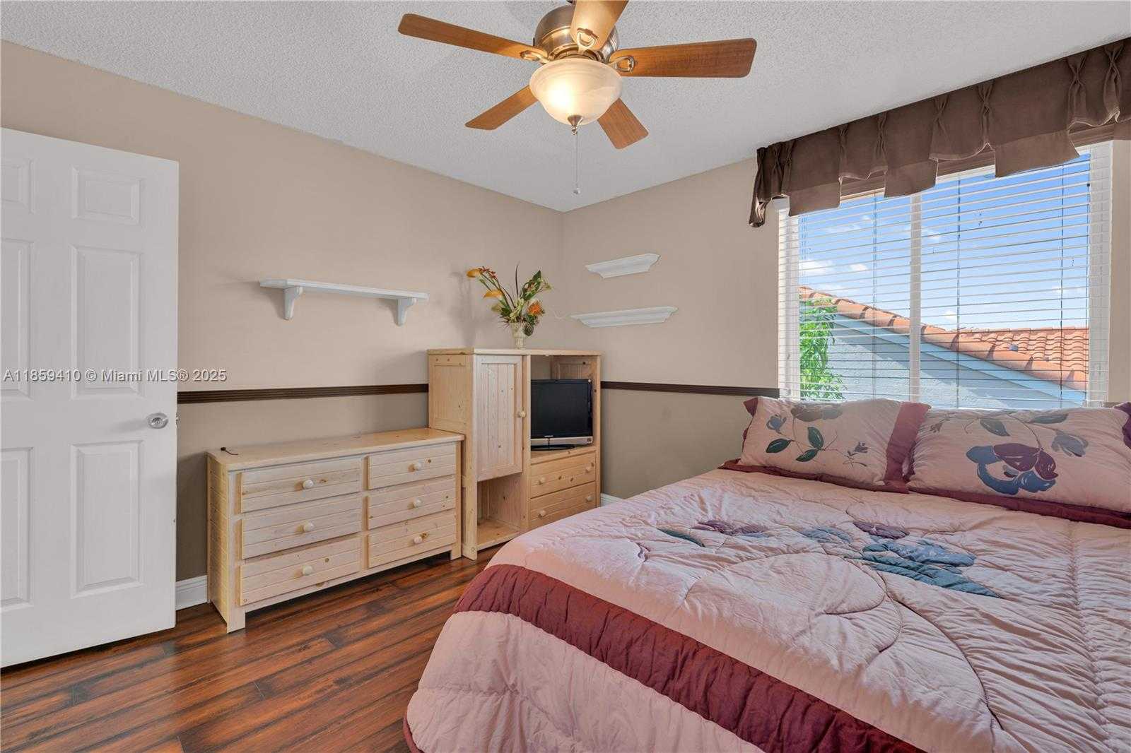 Small Image of 322 SOUTH WEST 184TH WAY, Pembroke Pines Number 35