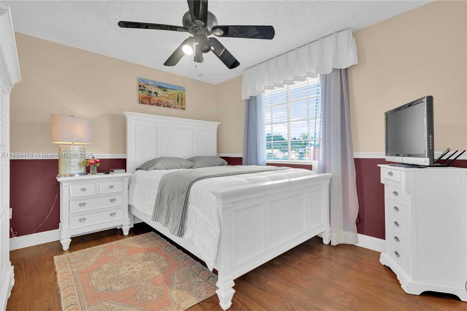 Small Image of 322 SOUTH WEST 184TH WAY, Pembroke Pines Number 37