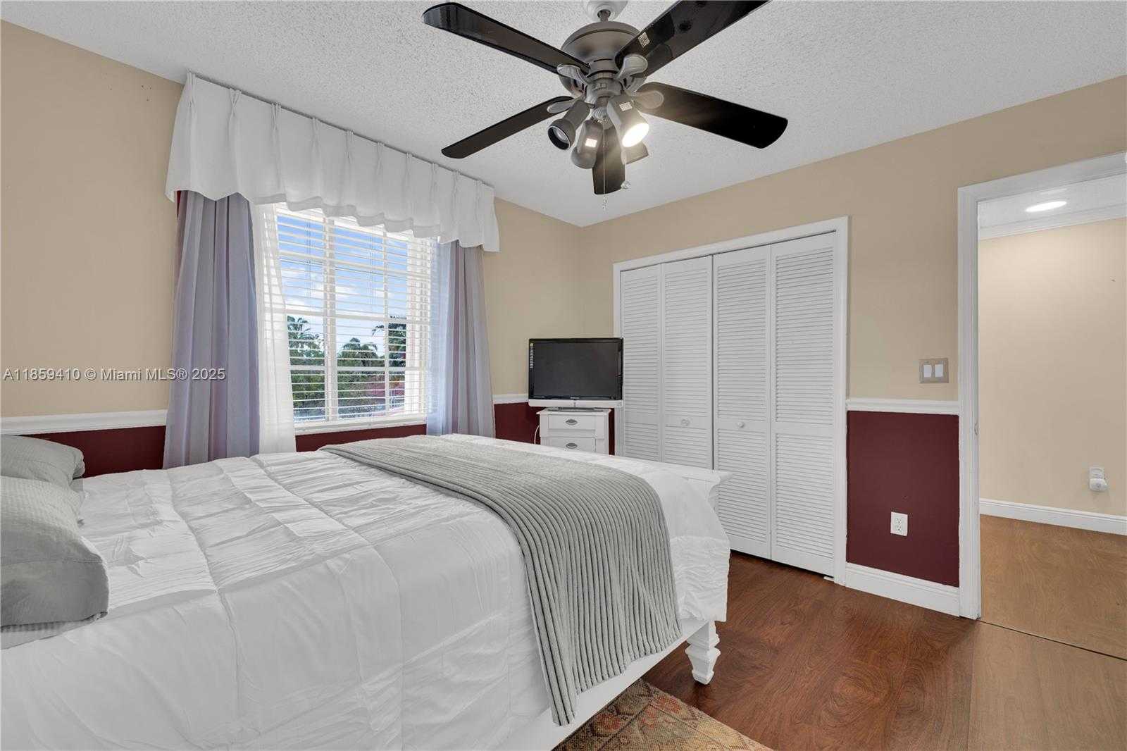 Small Image of 322 SOUTH WEST 184TH WAY, Pembroke Pines Number 39