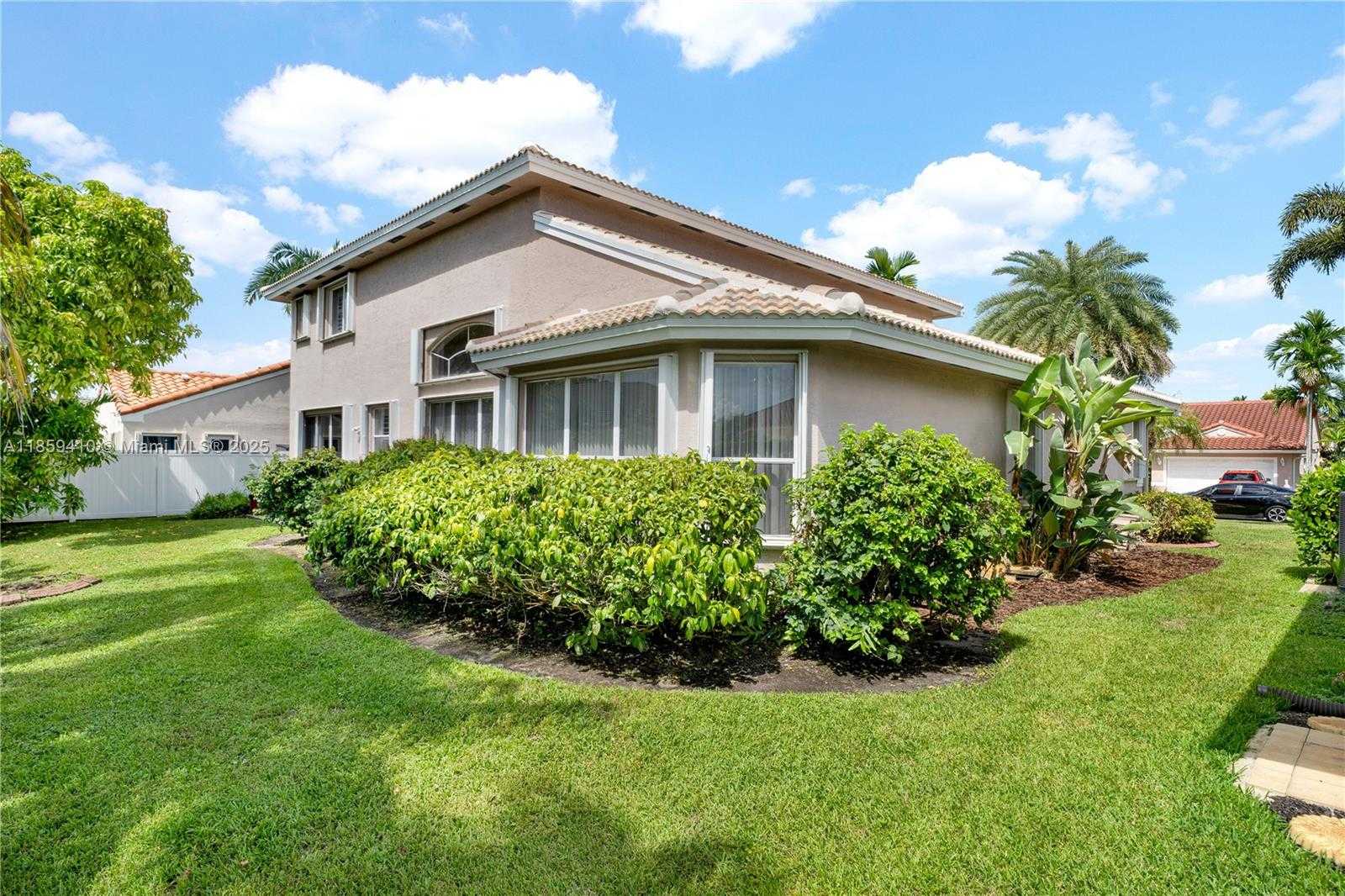 Small Image of 322 SOUTH WEST 184TH WAY, Pembroke Pines Number 45