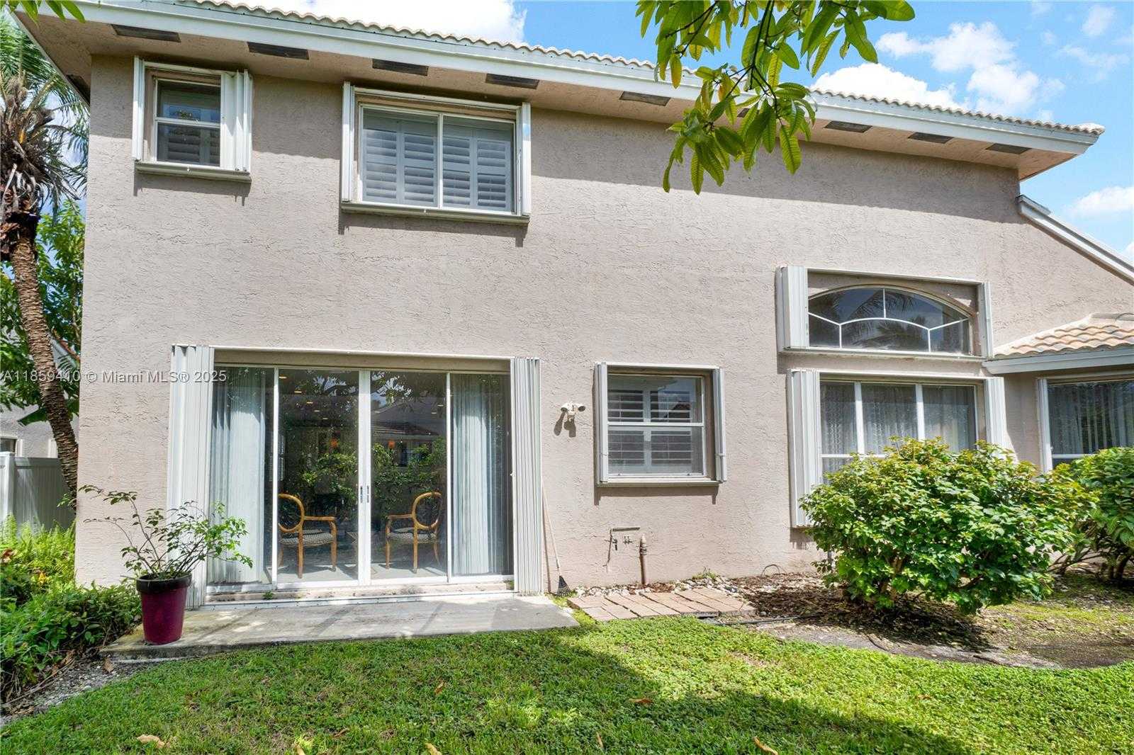Small Image of 322 SOUTH WEST 184TH WAY, Pembroke Pines Number 46