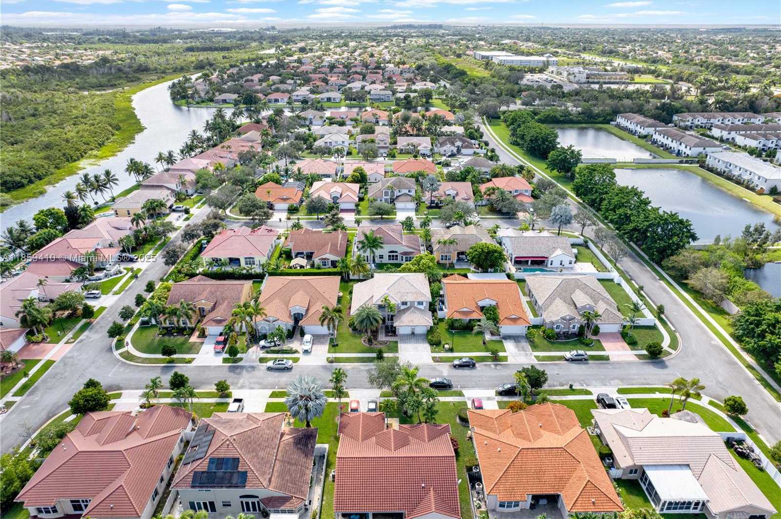 Small Image of 322 SOUTH WEST 184TH WAY, Pembroke Pines Number 54