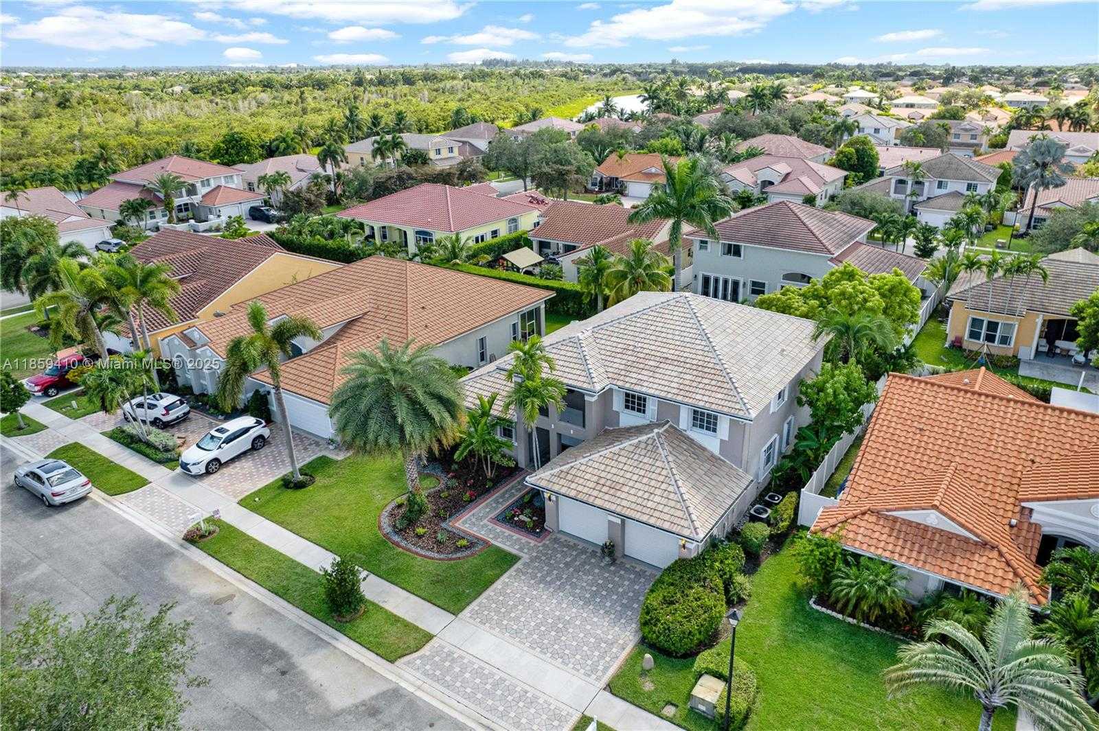 Small Image of 322 SOUTH WEST 184TH WAY, Pembroke Pines Number 59