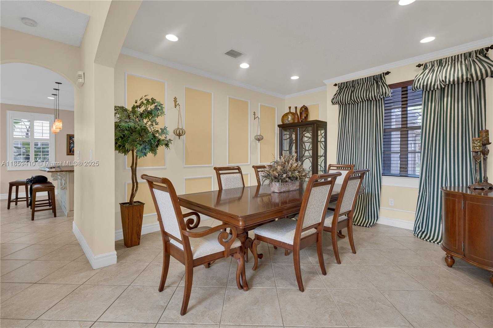 Small Image of 322 SOUTH WEST 184TH WAY, Pembroke Pines Number 8