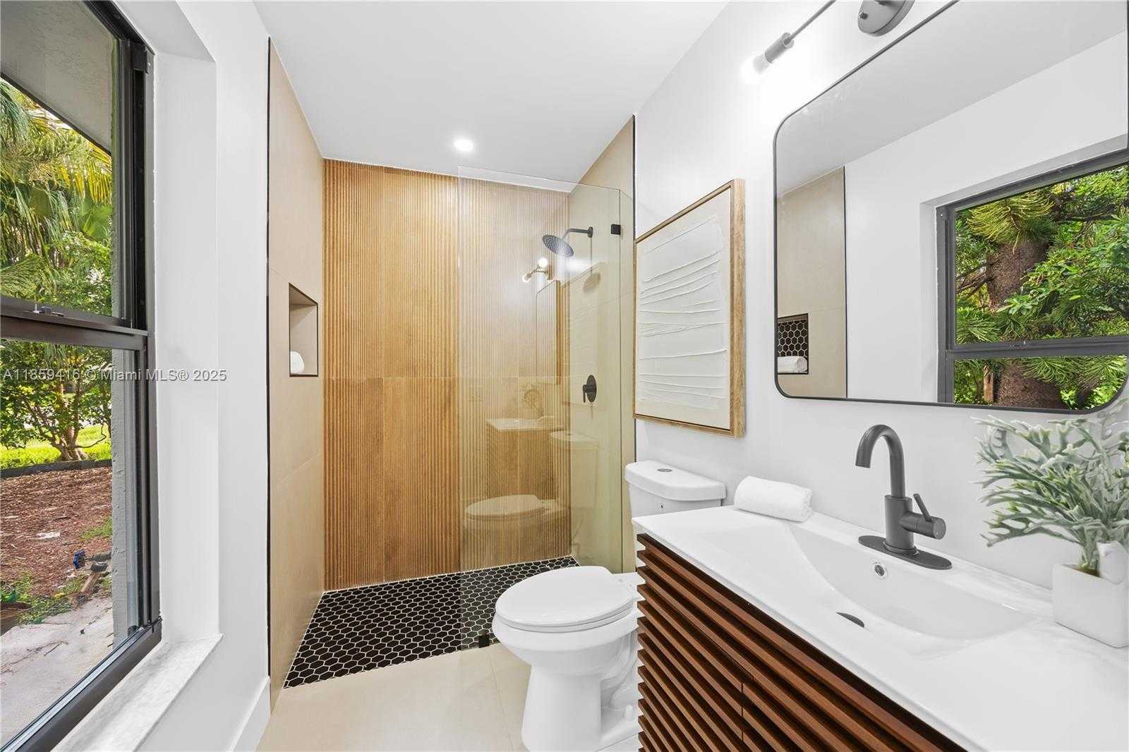 Small Image of 1498 SOUTH WEST 28TH AVE, Deerfield Beach Number 13