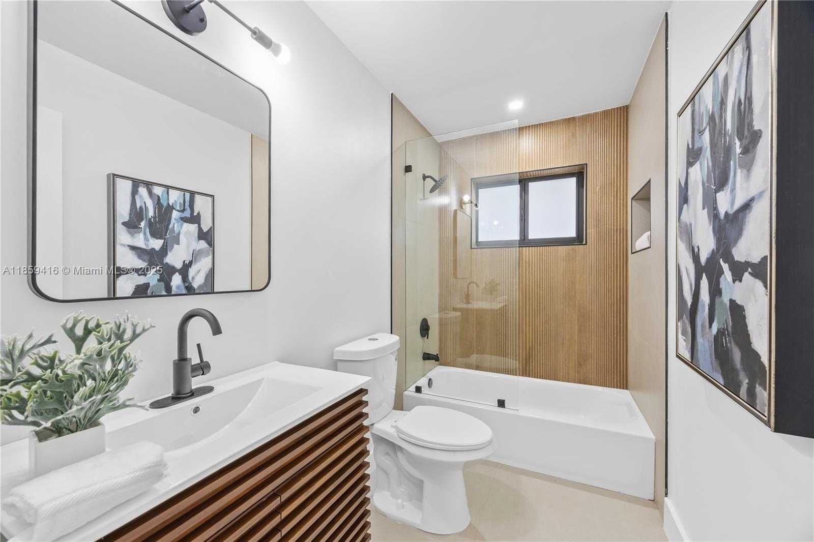 Small Image of 1498 SOUTH WEST 28TH AVE, Deerfield Beach Number 14