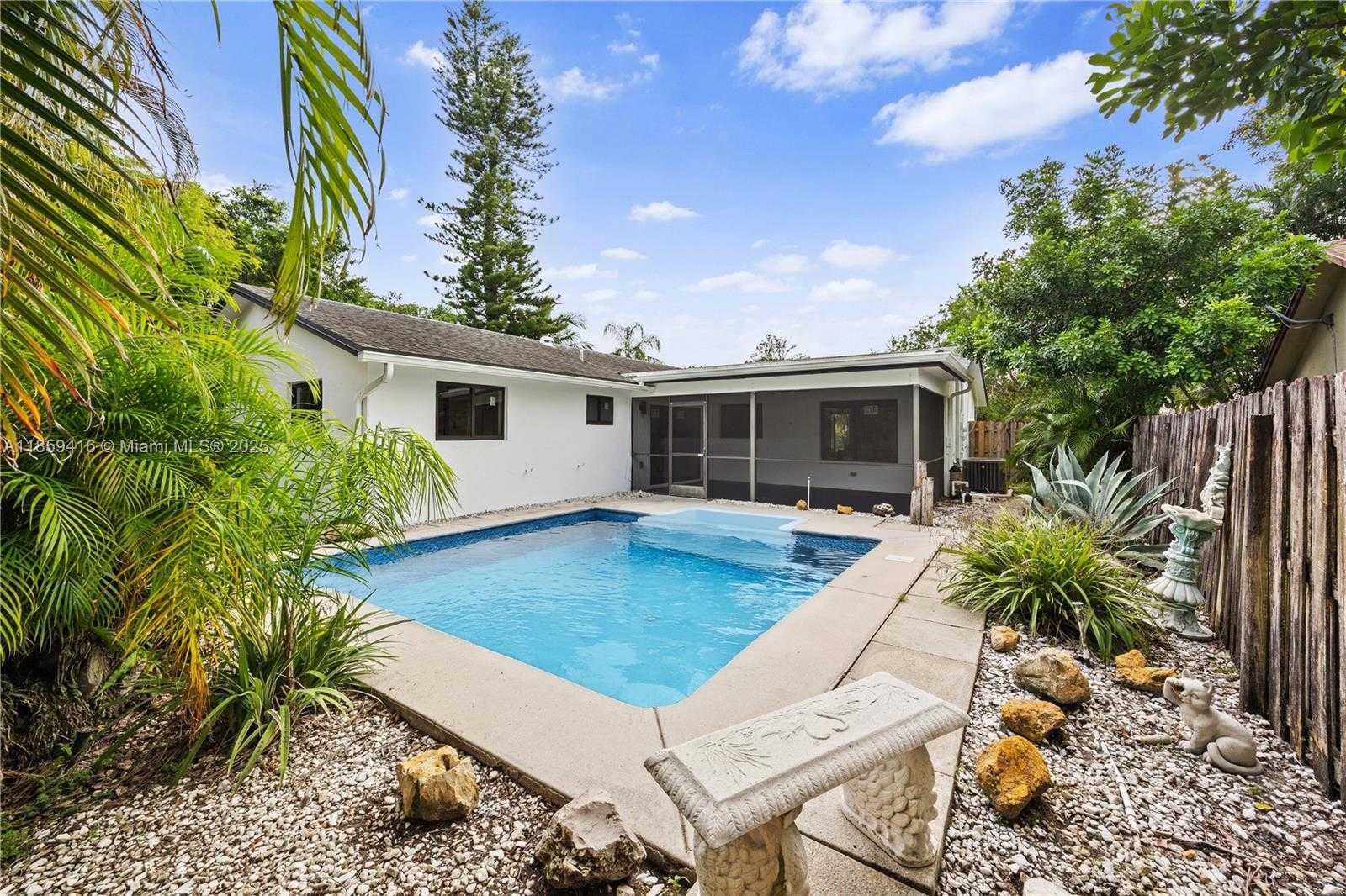 Small Image of 1498 SOUTH WEST 28TH AVE, Deerfield Beach Number 22