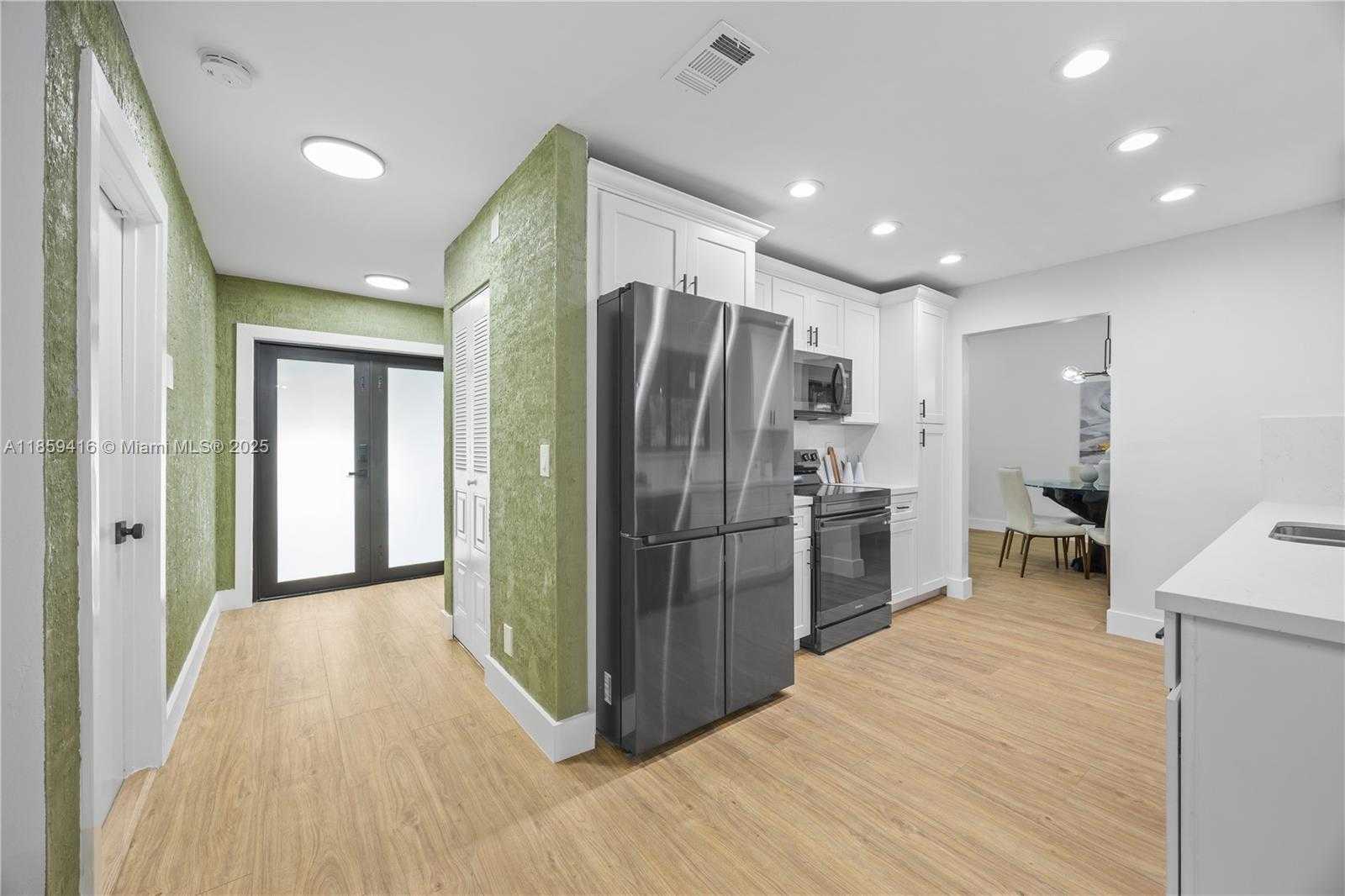 Small Image of 1498 SOUTH WEST 28TH AVE, Deerfield Beach Number 8