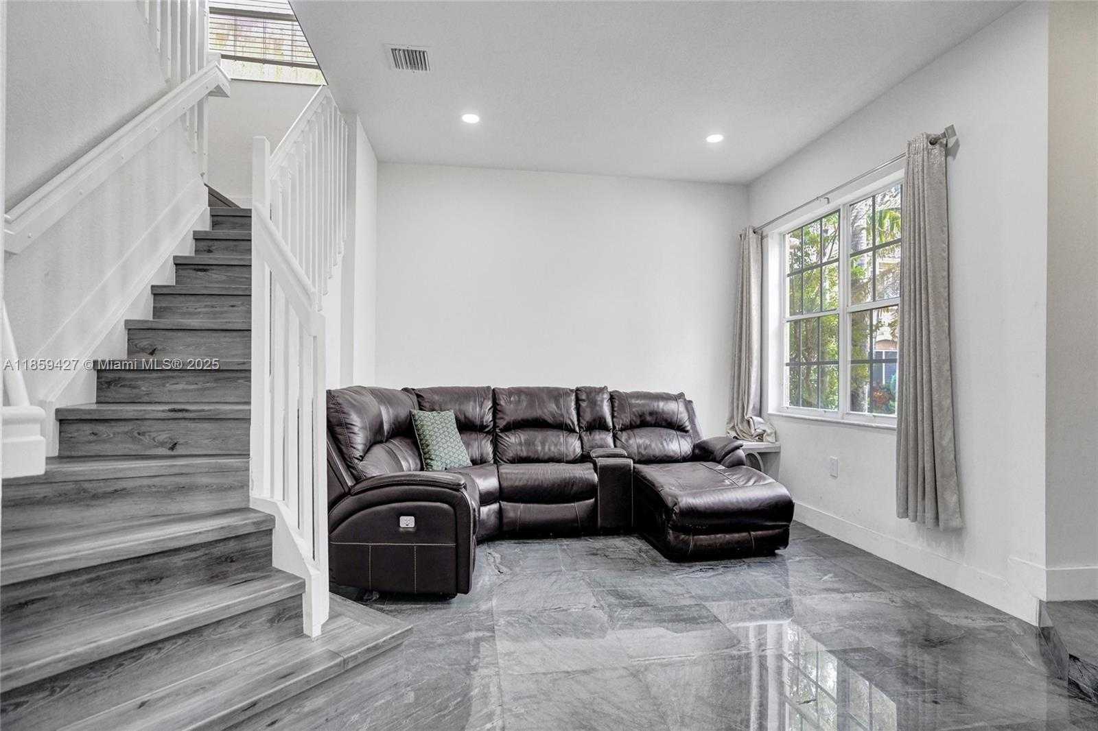 Small Image of 9860 NORTH WEST 20TH CT, Pembroke Pines Number 15