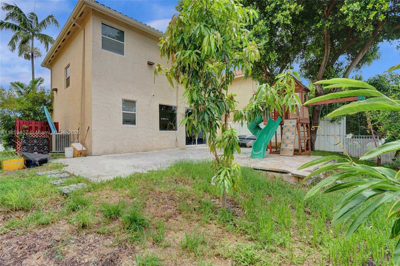 Small Image of 9860 NORTH WEST 20TH CT, Pembroke Pines Number 29