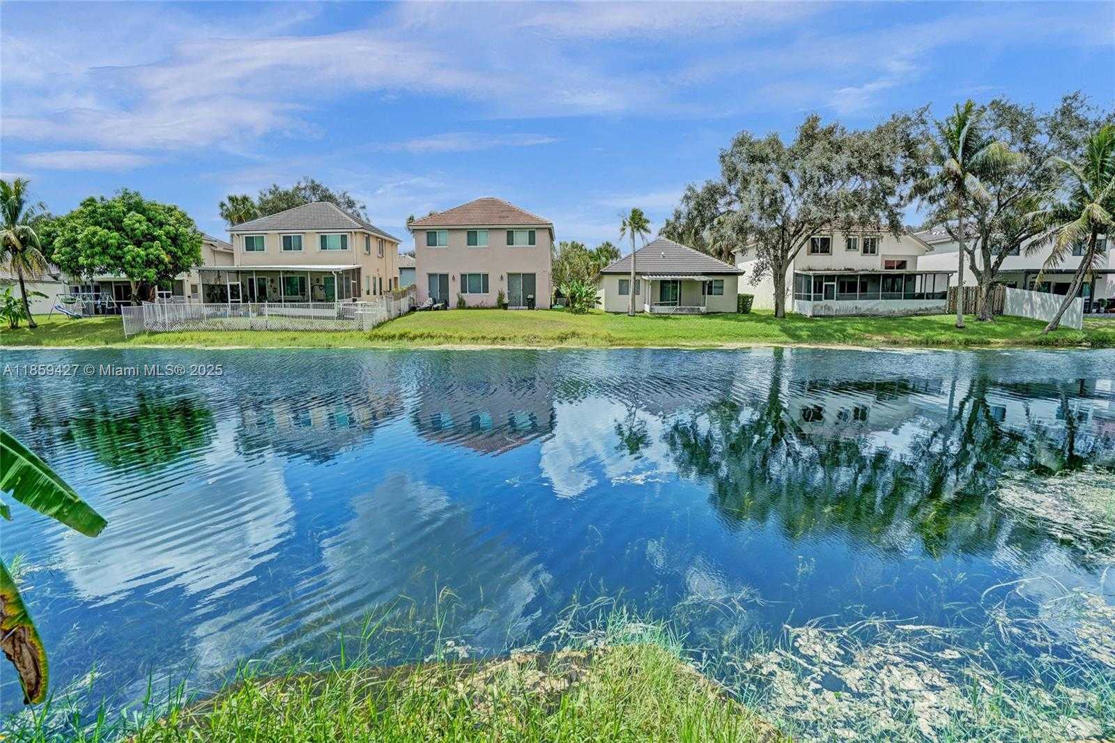 Small Image of 9860 NORTH WEST 20TH CT, Pembroke Pines Number 33