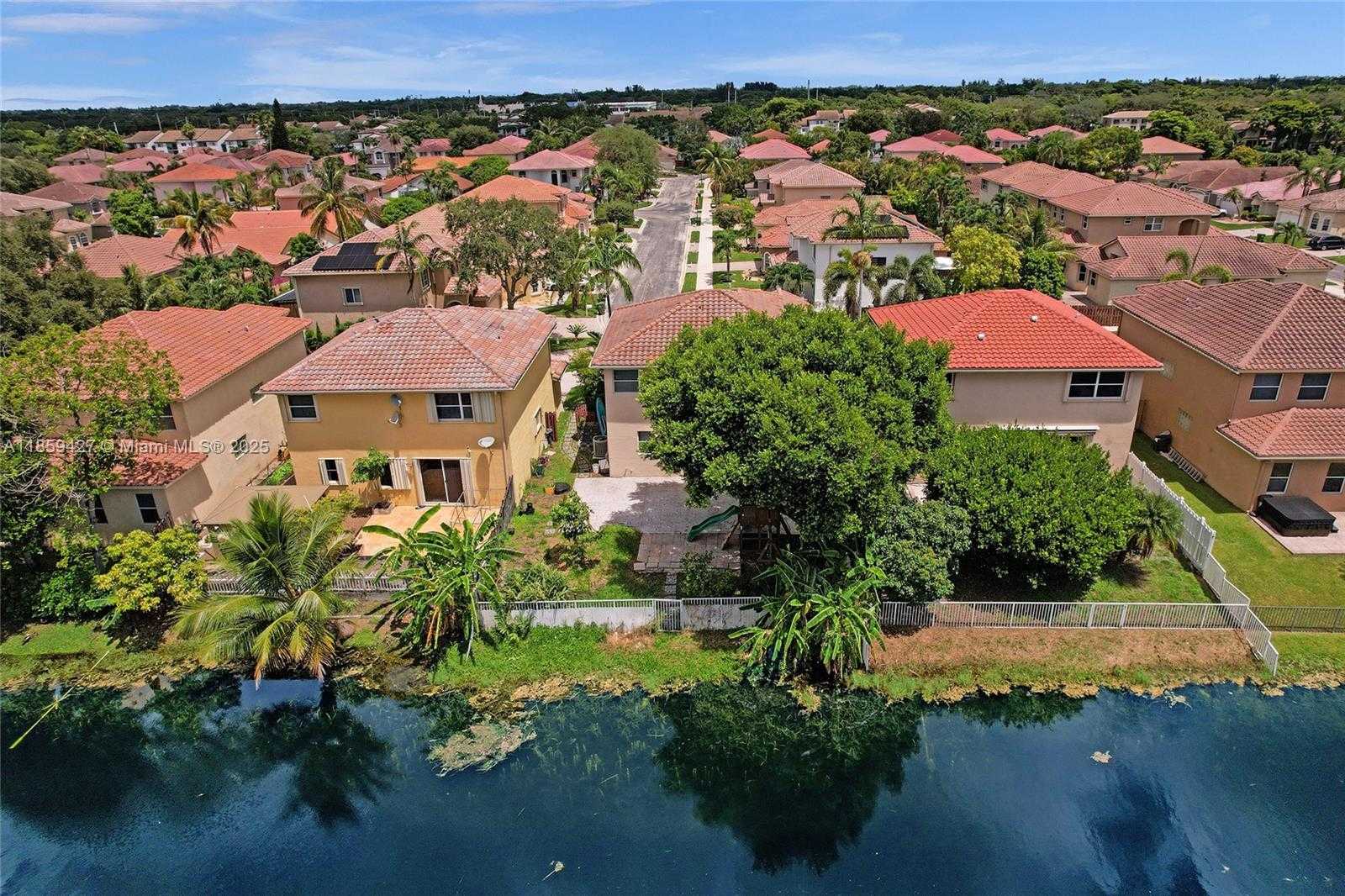 Small Image of 9860 NORTH WEST 20TH CT, Pembroke Pines Number 34