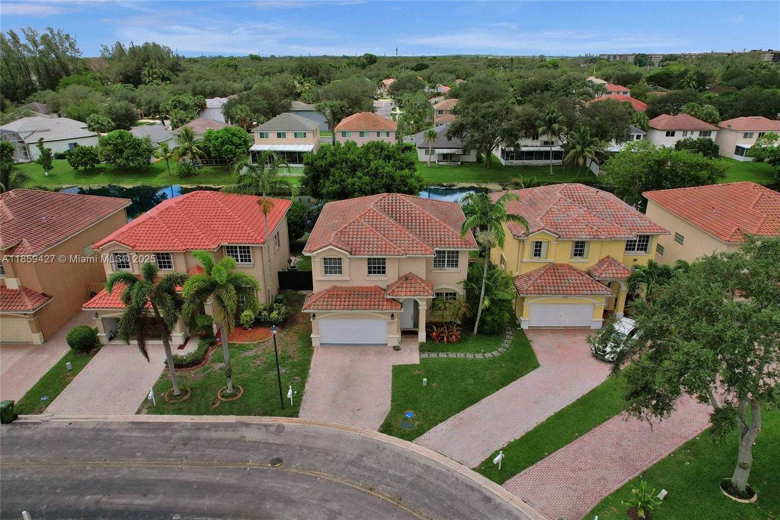 Small Image of 9860 NORTH WEST 20TH CT, Pembroke Pines Number 4