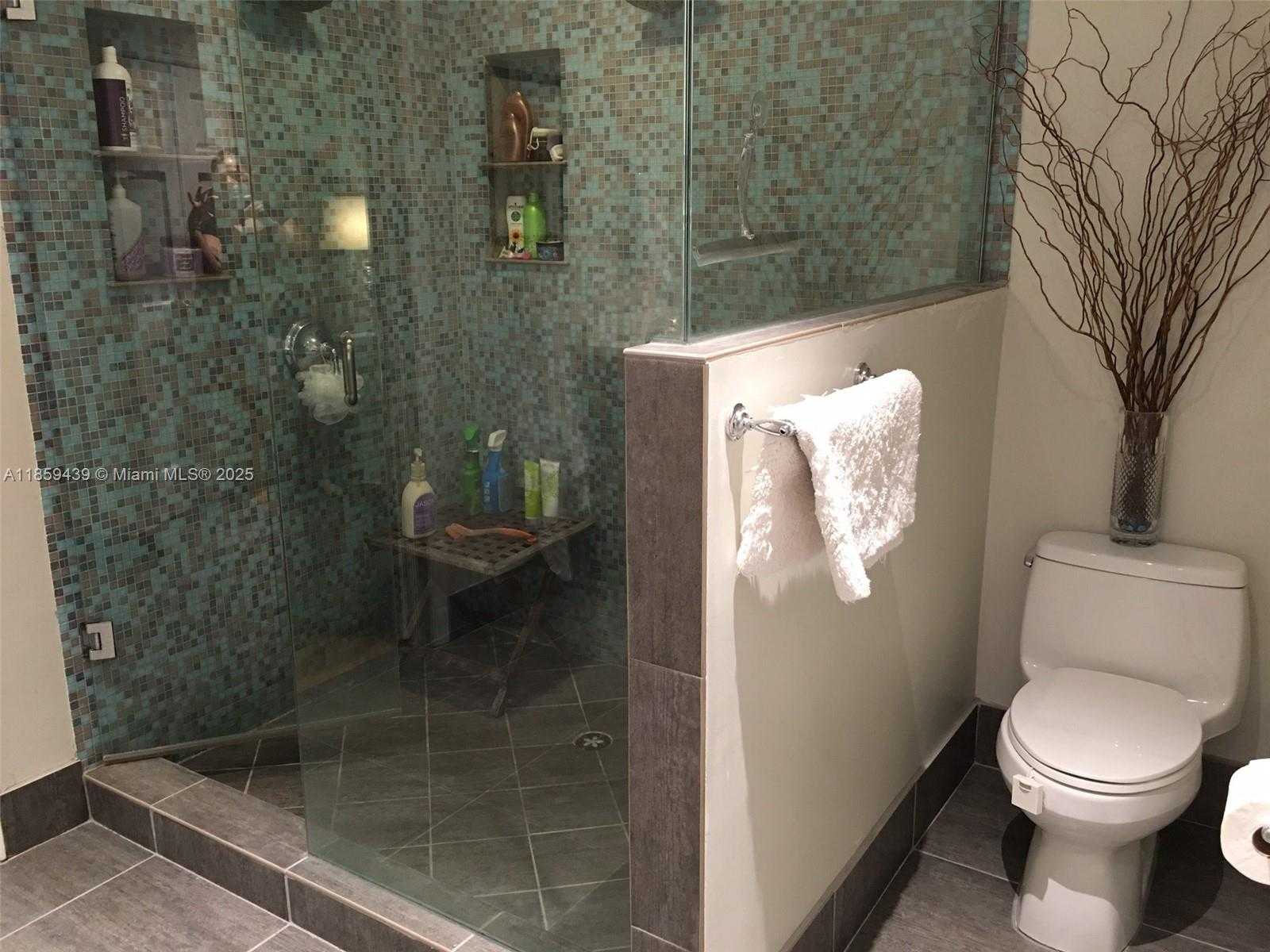 Small Image of 1612 FUNSTON ST, Hollywood Number 11