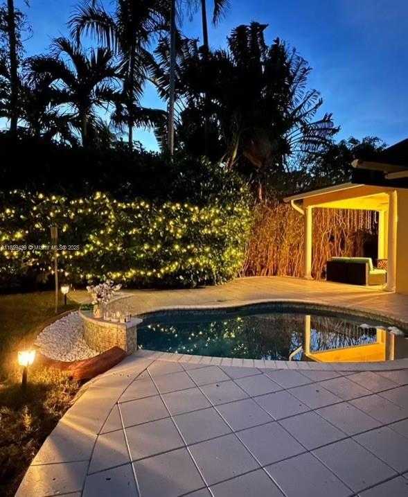 Small Image of 1612 FUNSTON ST, Hollywood Number 3