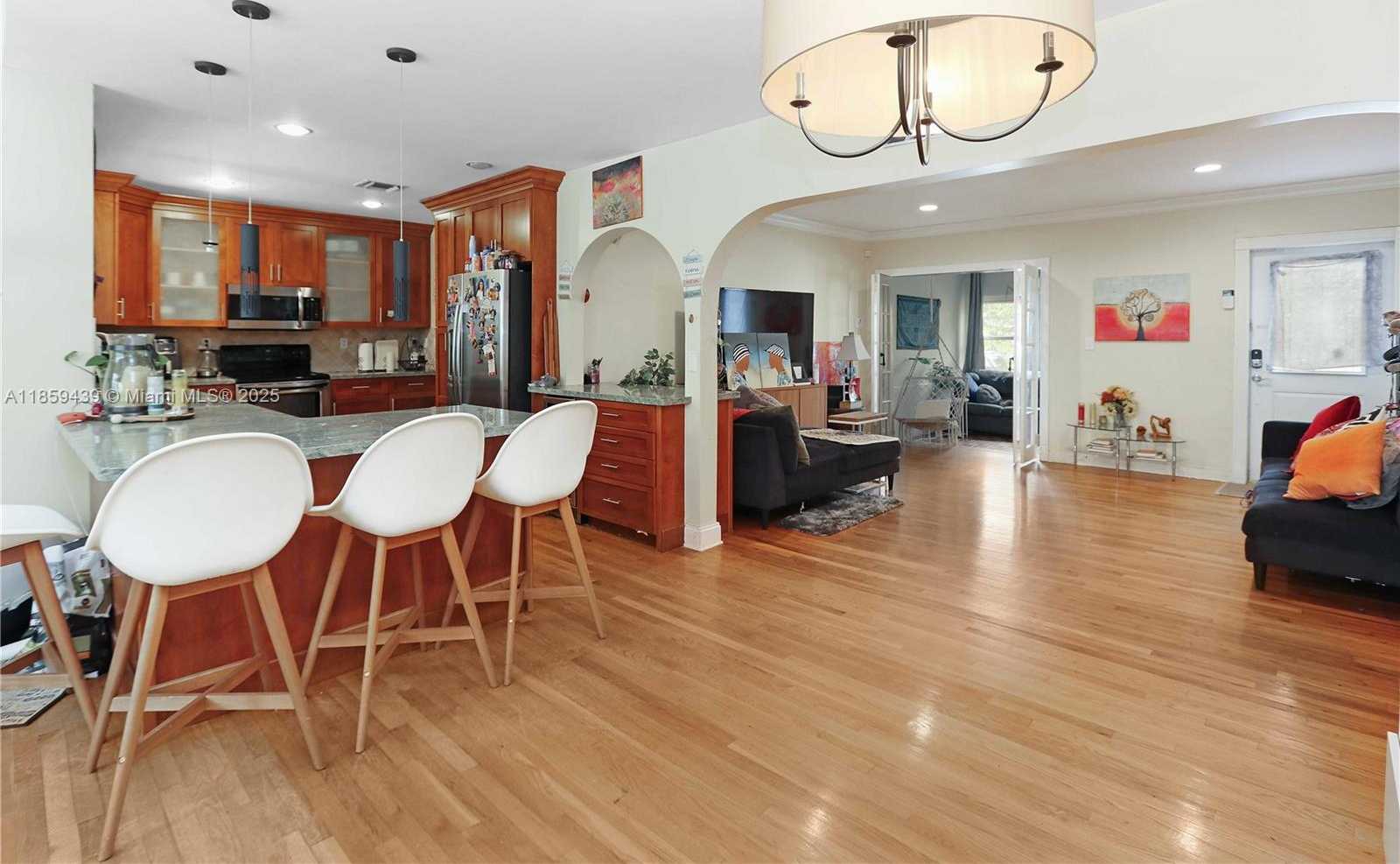 Small Image of 1612 FUNSTON ST, Hollywood Number 6
