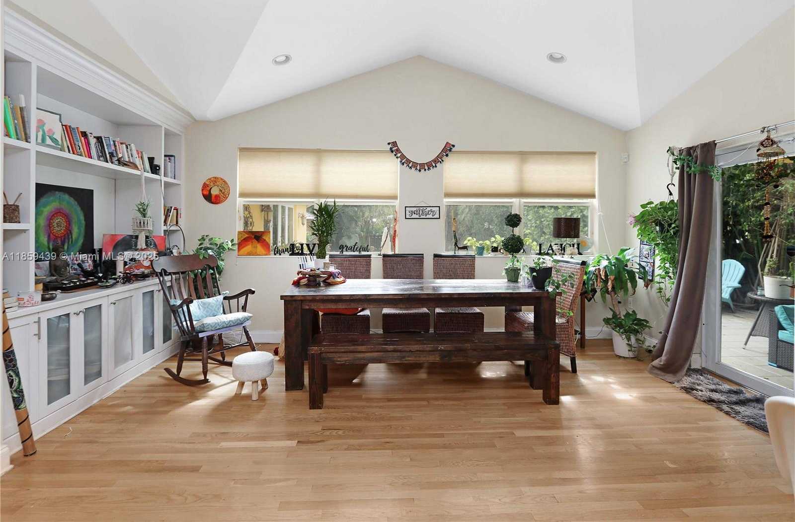 Small Image of 1612 FUNSTON ST, Hollywood Number 8