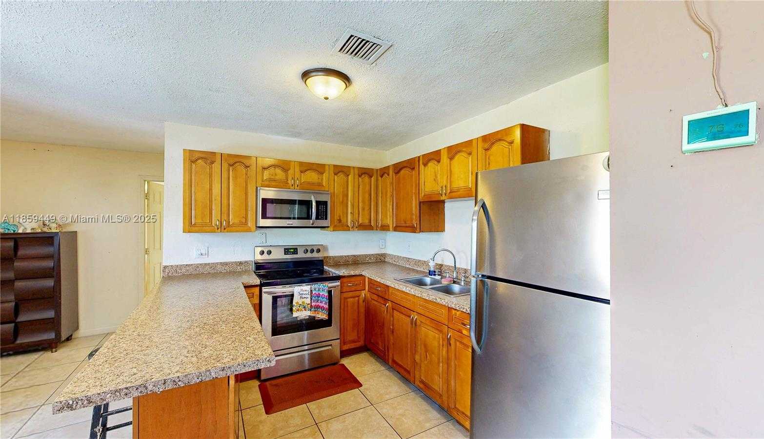 Small Image of 235 SOUTH WEST 16TH TER, Homestead Number 11