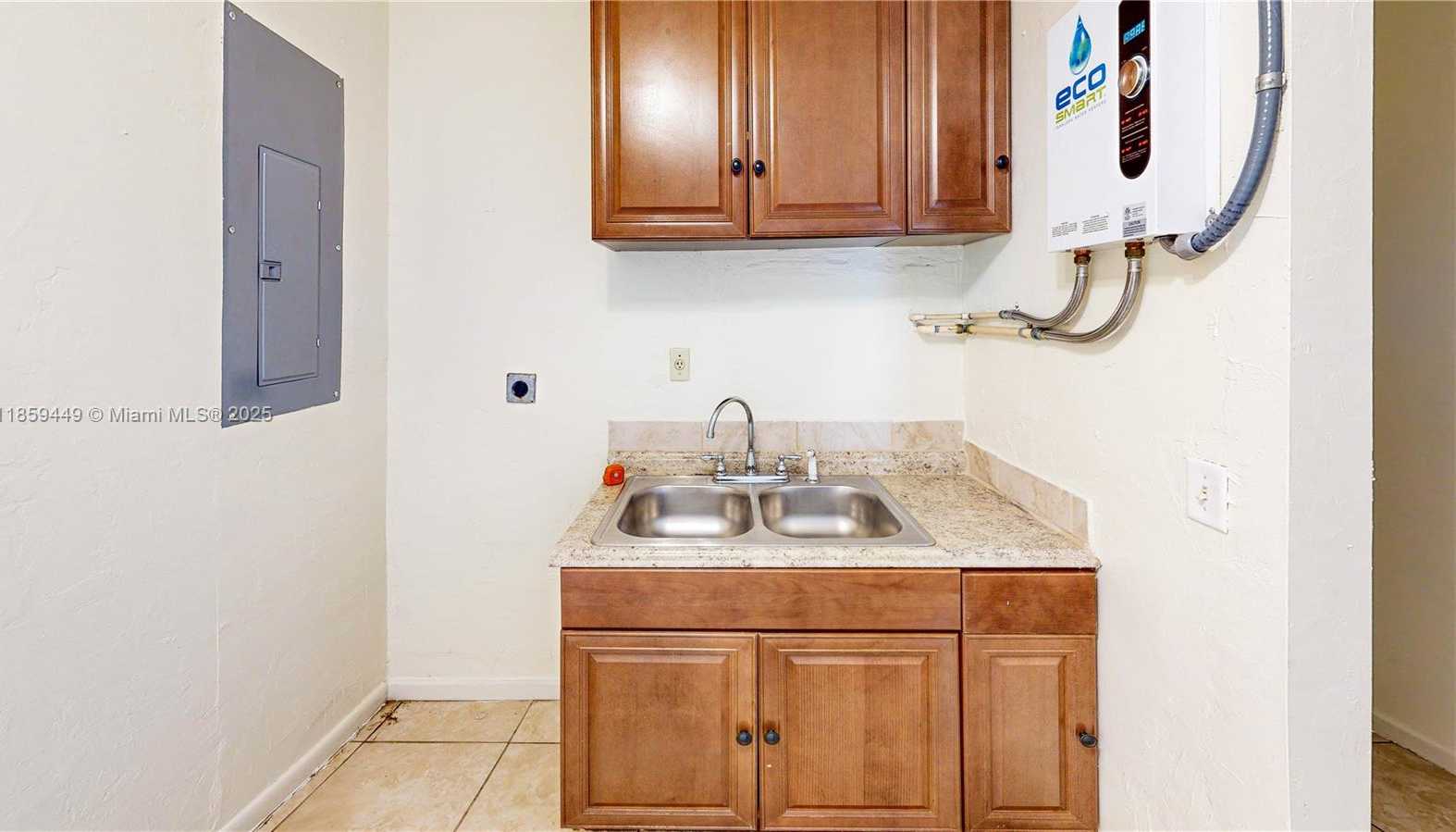 Small Image of 235 SOUTH WEST 16TH TER, Homestead Number 13