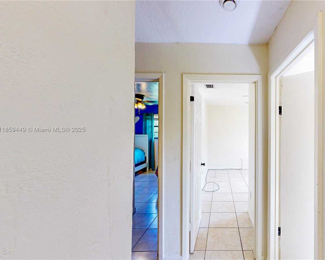 Small Image of 235 SOUTH WEST 16TH TER, Homestead Number 20