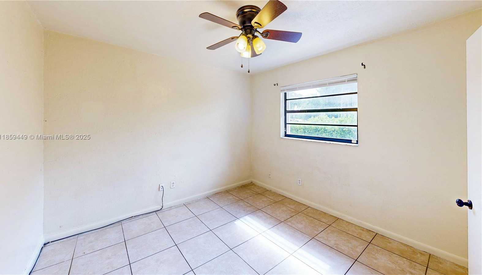 Small Image of 235 SOUTH WEST 16TH TER, Homestead Number 25