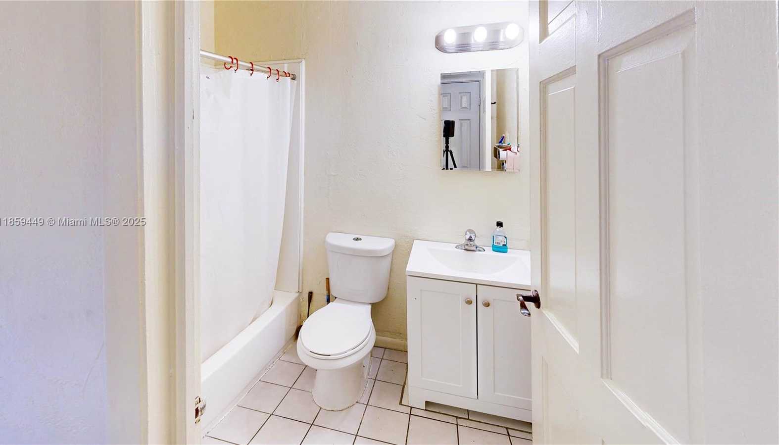 Small Image of 235 SOUTH WEST 16TH TER, Homestead Number 31