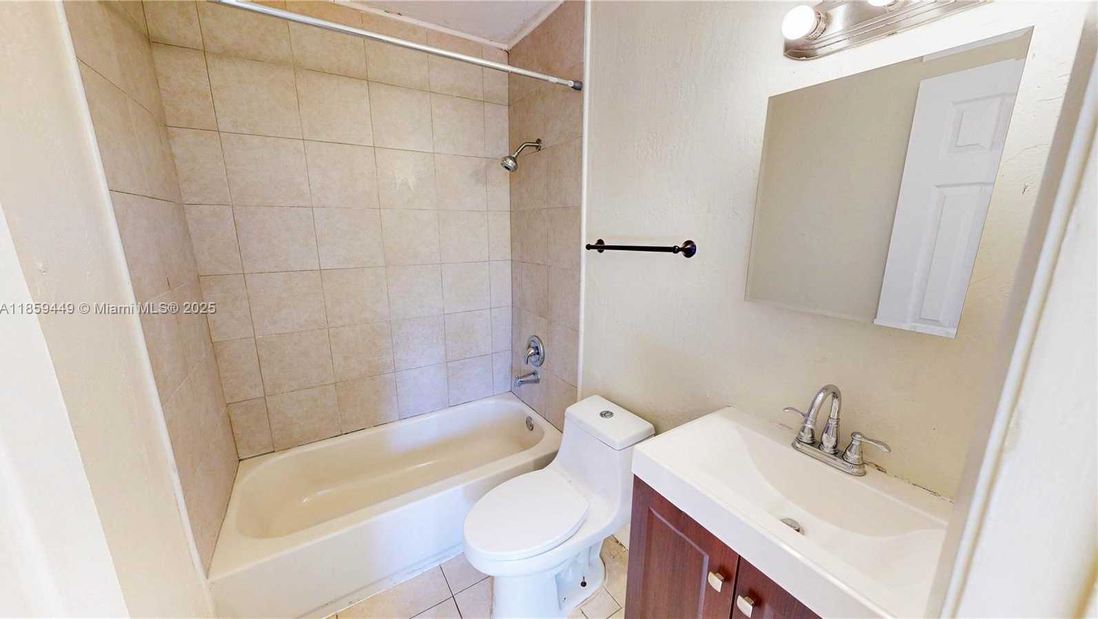 Small Image of 235 SOUTH WEST 16TH TER, Homestead Number 32