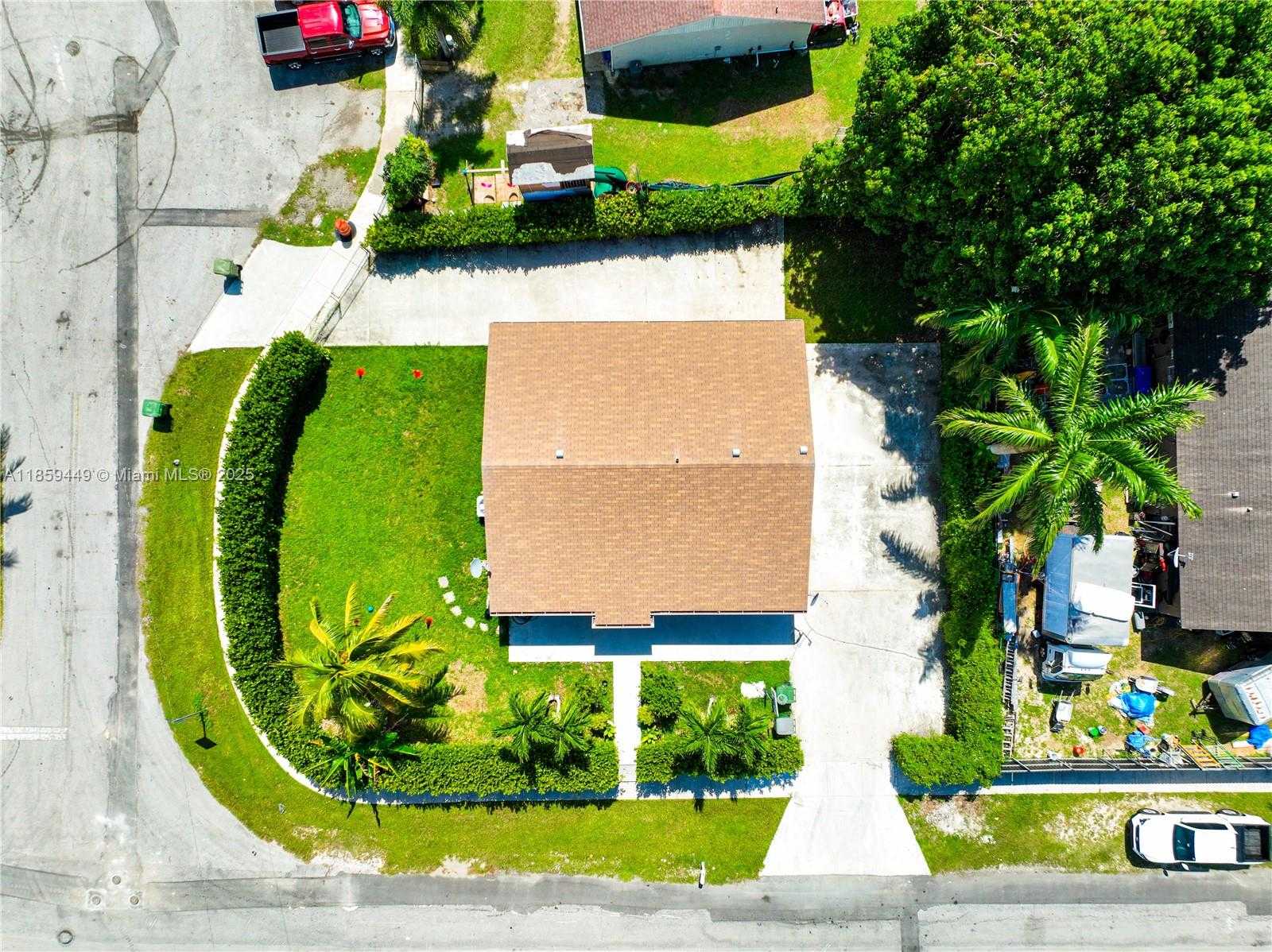 Small Image of 235 SOUTH WEST 16TH TER, Homestead Number 49