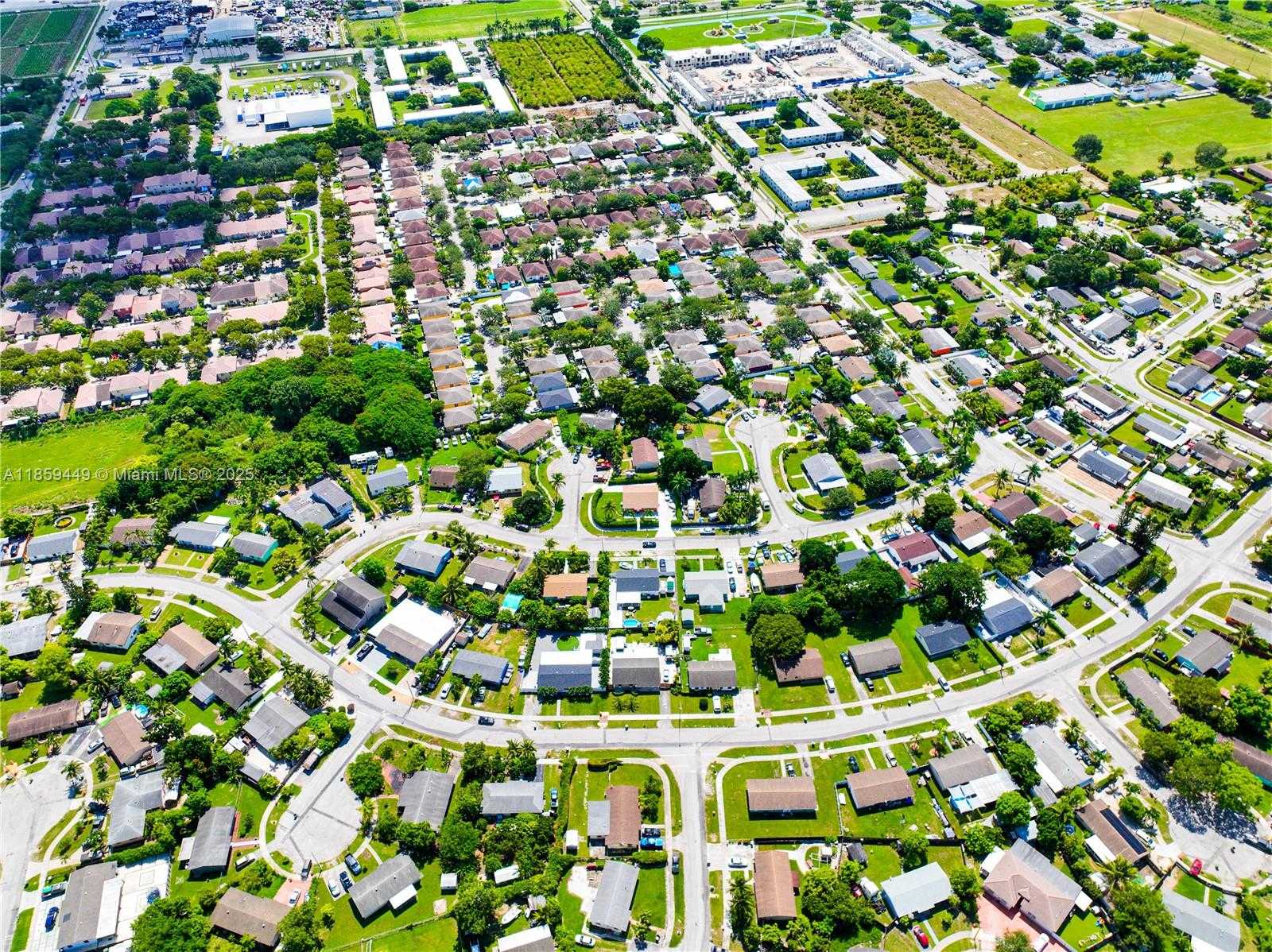 Small Image of 235 SOUTH WEST 16TH TER, Homestead Number 54