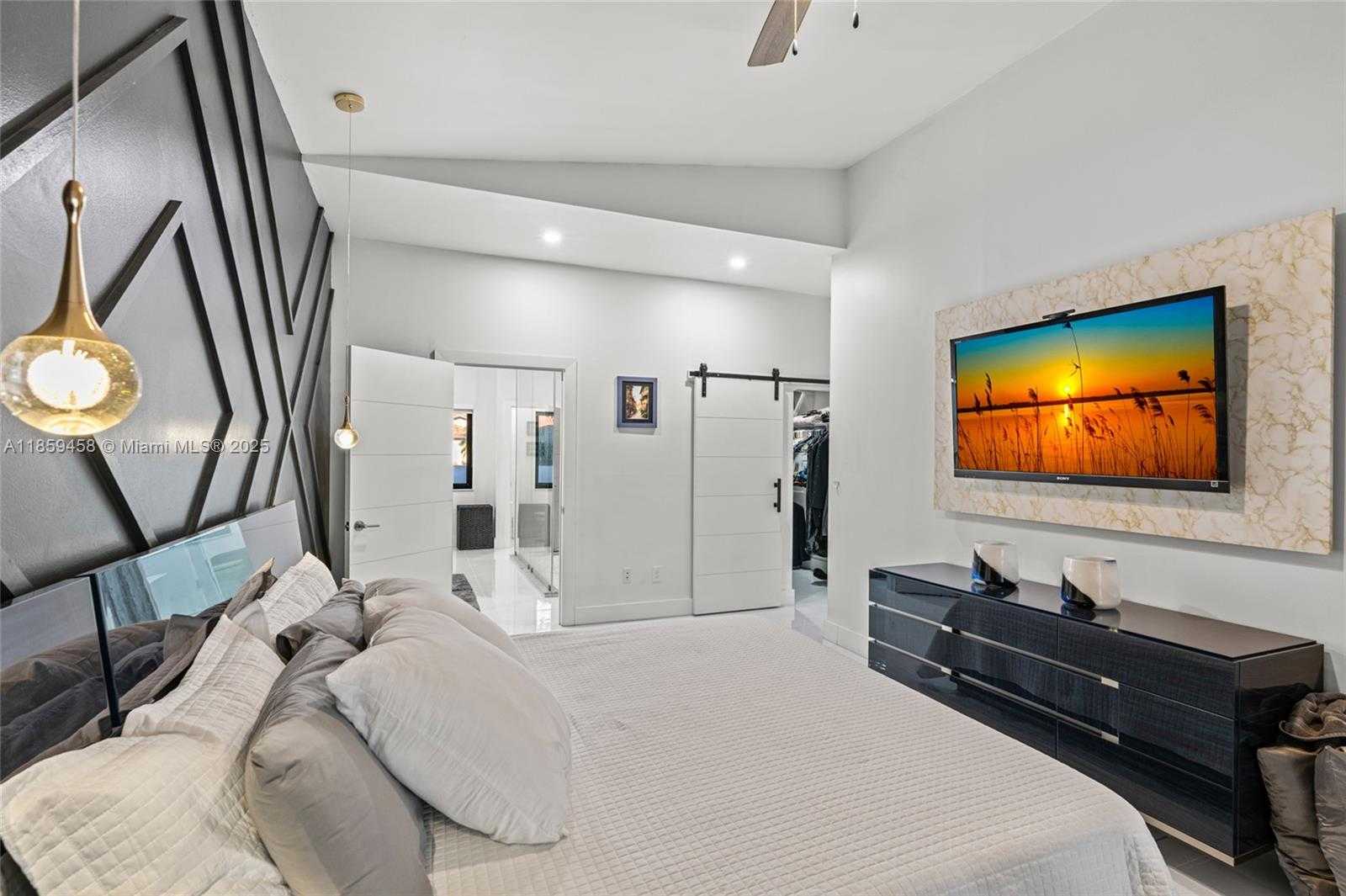 Small Image of 11130 SOUTH WEST 148TH PL, Miami Number 21