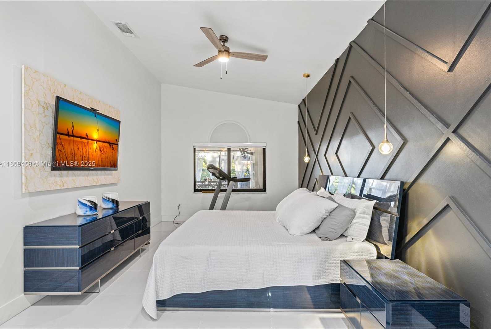 Small Image of 11130 SOUTH WEST 148TH PL, Miami Number 22