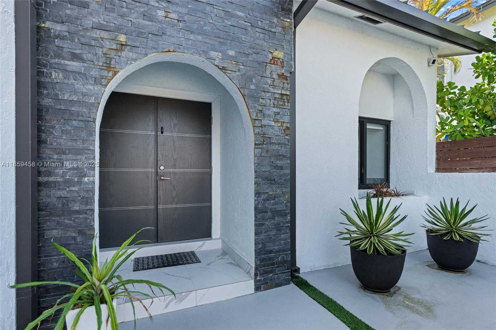 Small Image of 11130 SOUTH WEST 148TH PL, Miami Number 4