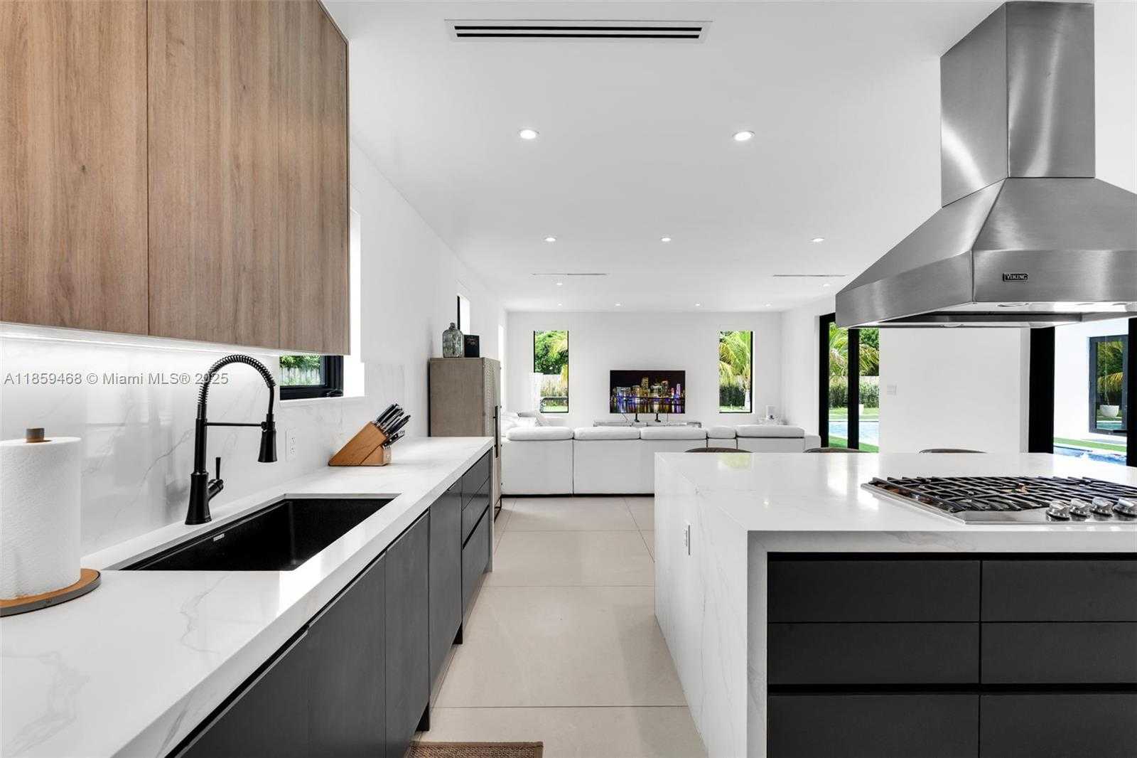 Small Image of 5928 SOUTH WEST 69TH AVE, Miami Number 17