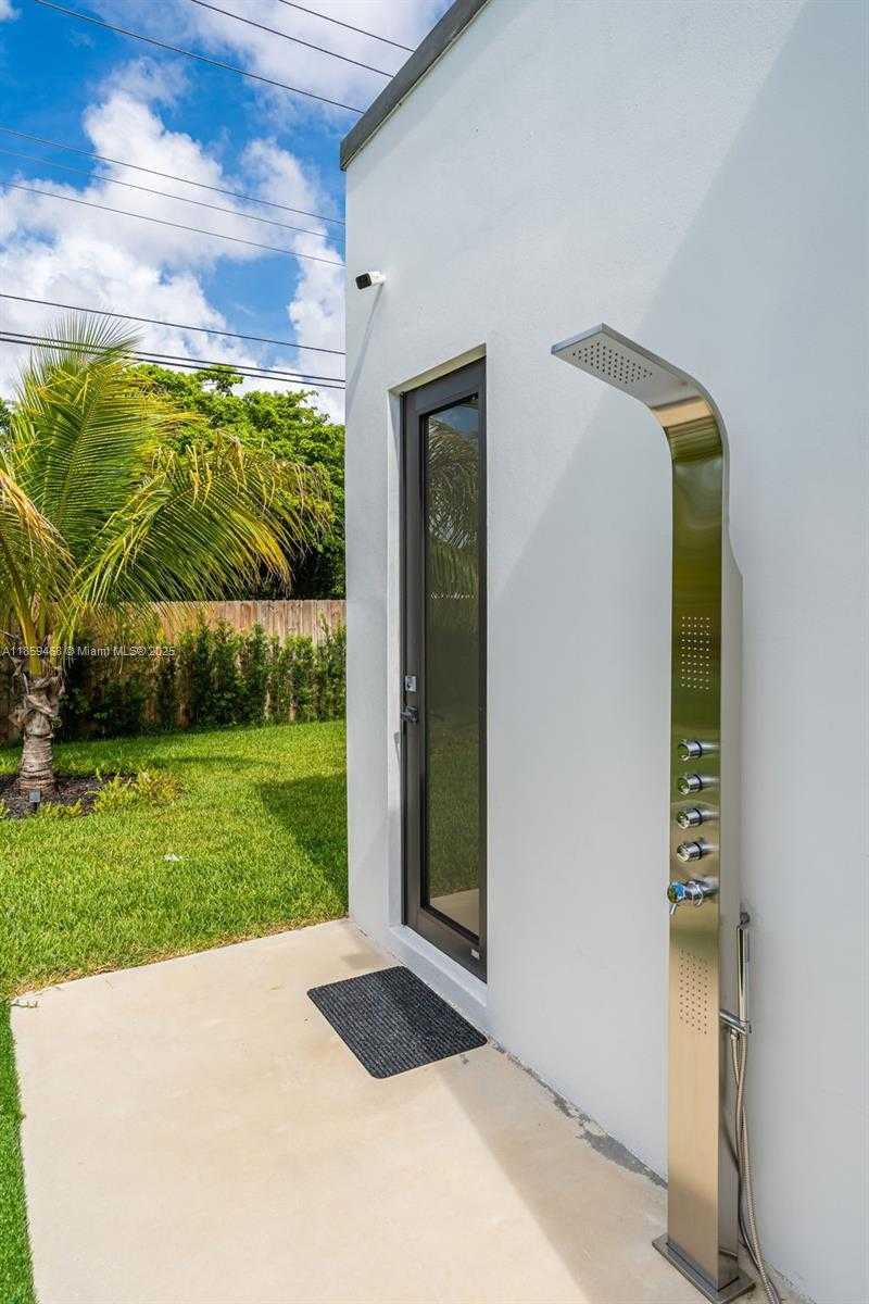 Small Image of 5928 SOUTH WEST 69TH AVE, Miami Number 44