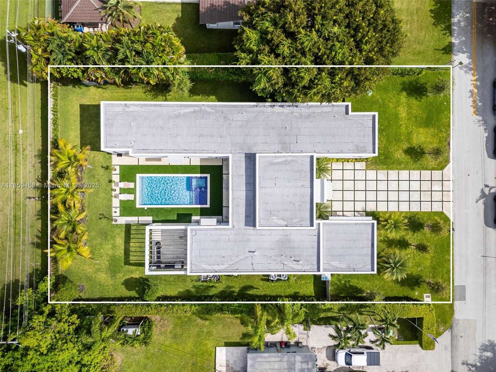 Small Image of 5928 SOUTH WEST 69TH AVE, Miami Number 49