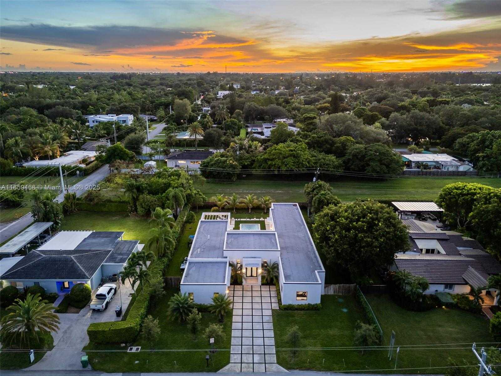 Small Image of 5928 SOUTH WEST 69TH AVE, Miami Number 50