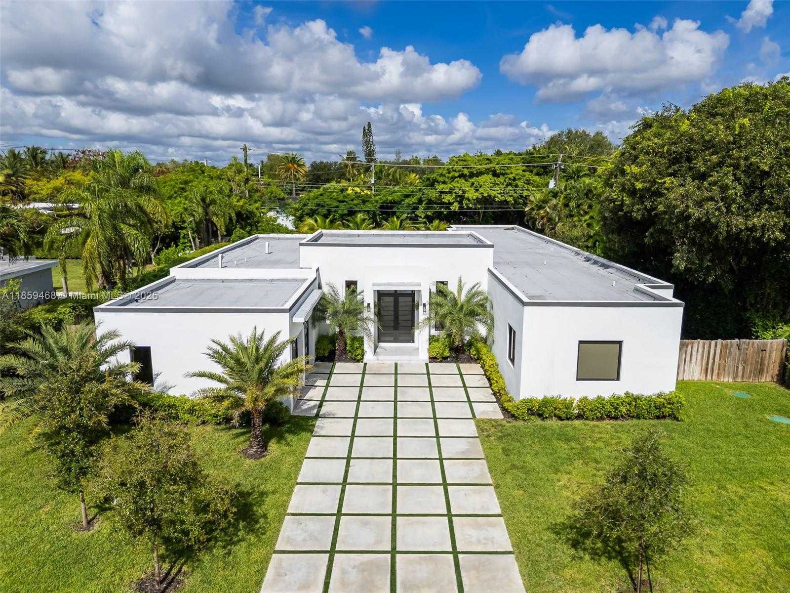 Small Image of 5928 SOUTH WEST 69TH AVE, Miami Number 7