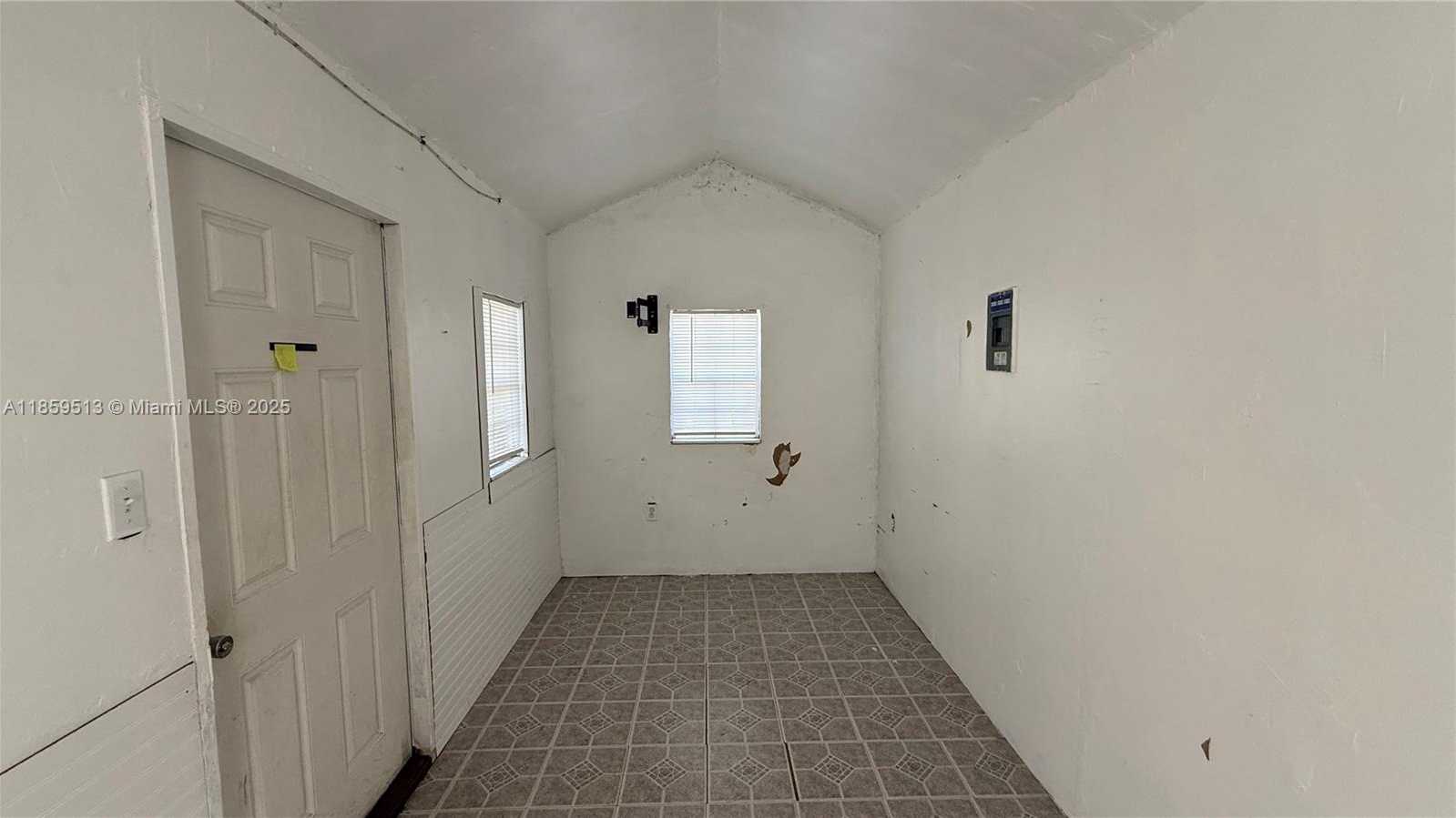Small Image of 1144 NORTH WEST PEACE POINTE DR, Other City - In The State Of Florida Number 23