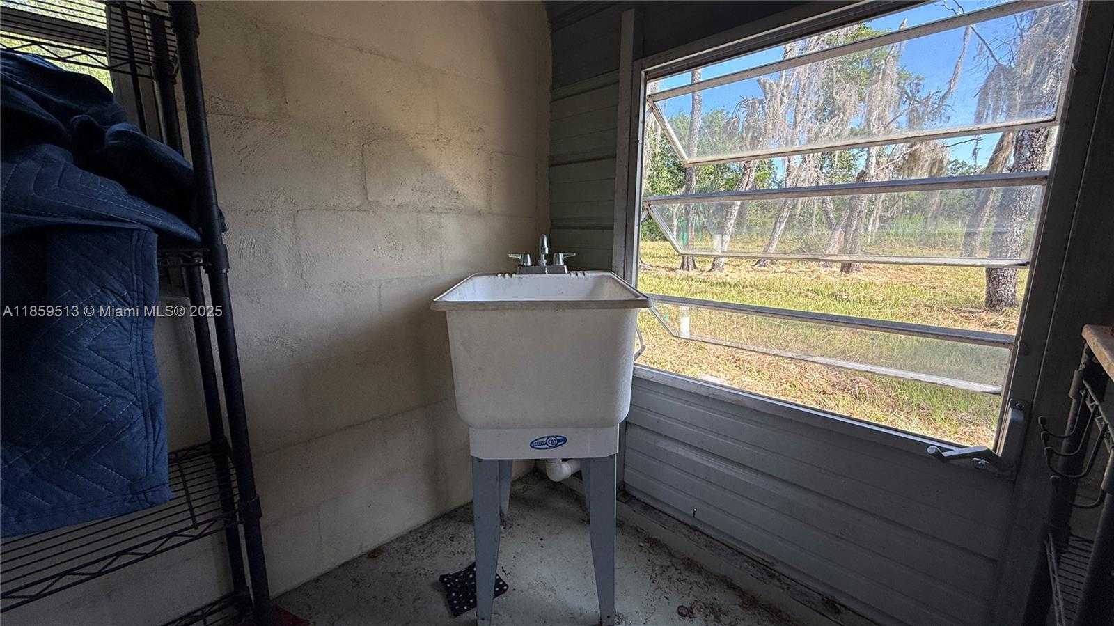 Small Image of 1144 NORTH WEST PEACE POINTE DR, Other City - In The State Of Florida Number 31