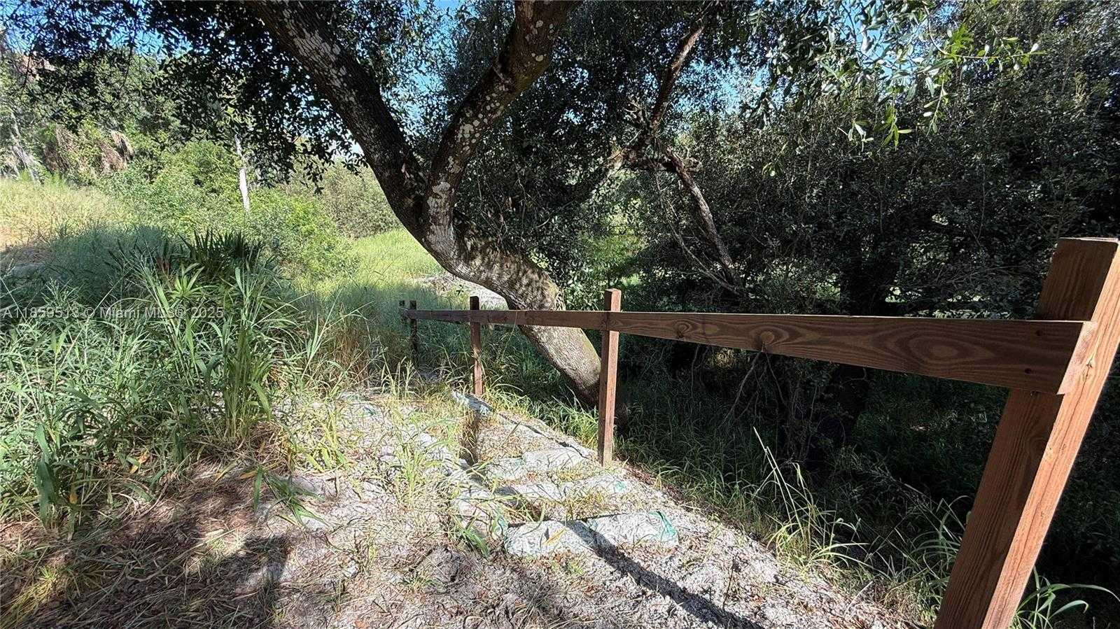 Small Image of 1144 NORTH WEST PEACE POINTE DR, Other City - In The State Of Florida Number 39