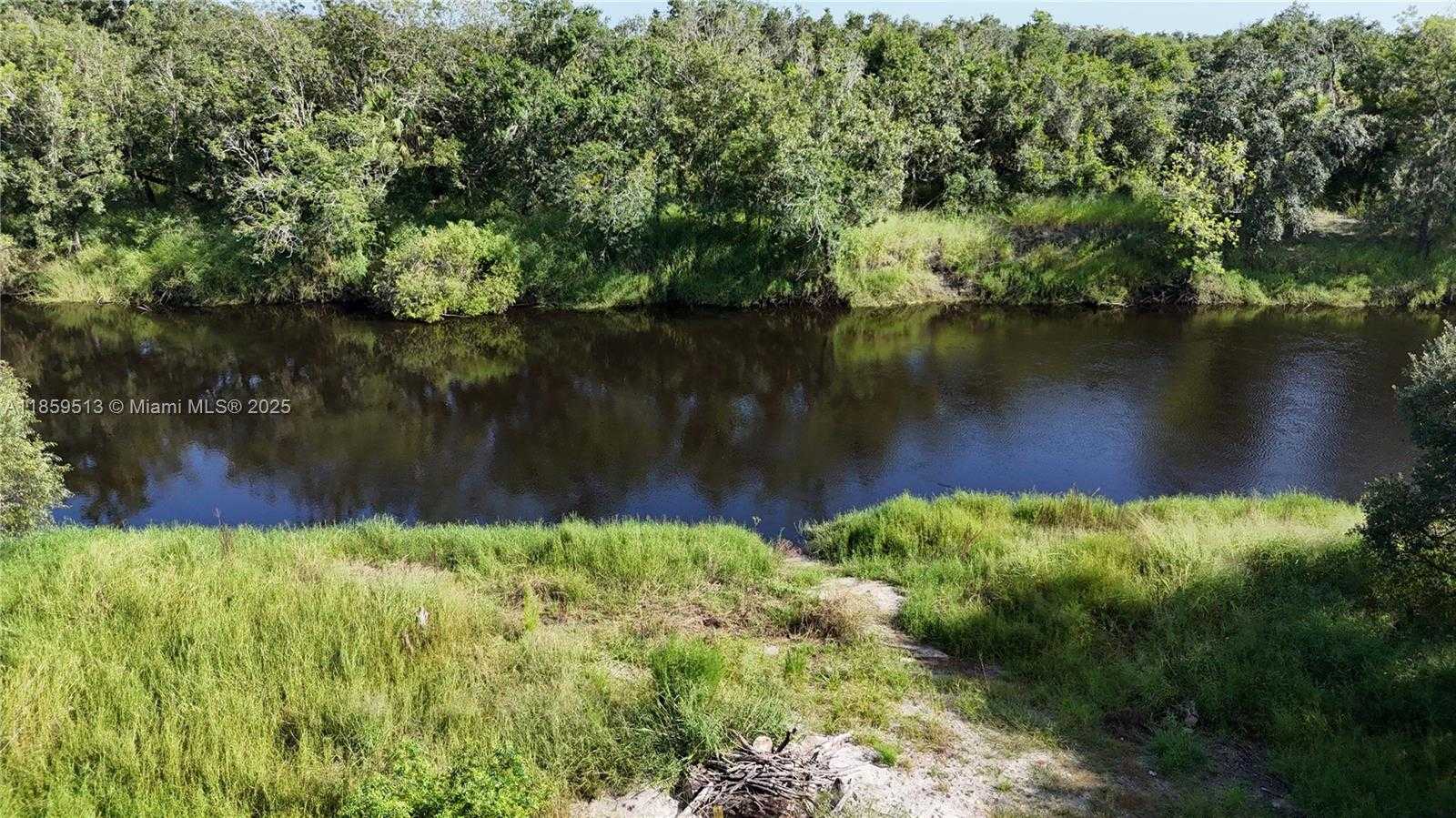Small Image of 1144 NORTH WEST PEACE POINTE DR, Other City - In The State Of Florida Number 43