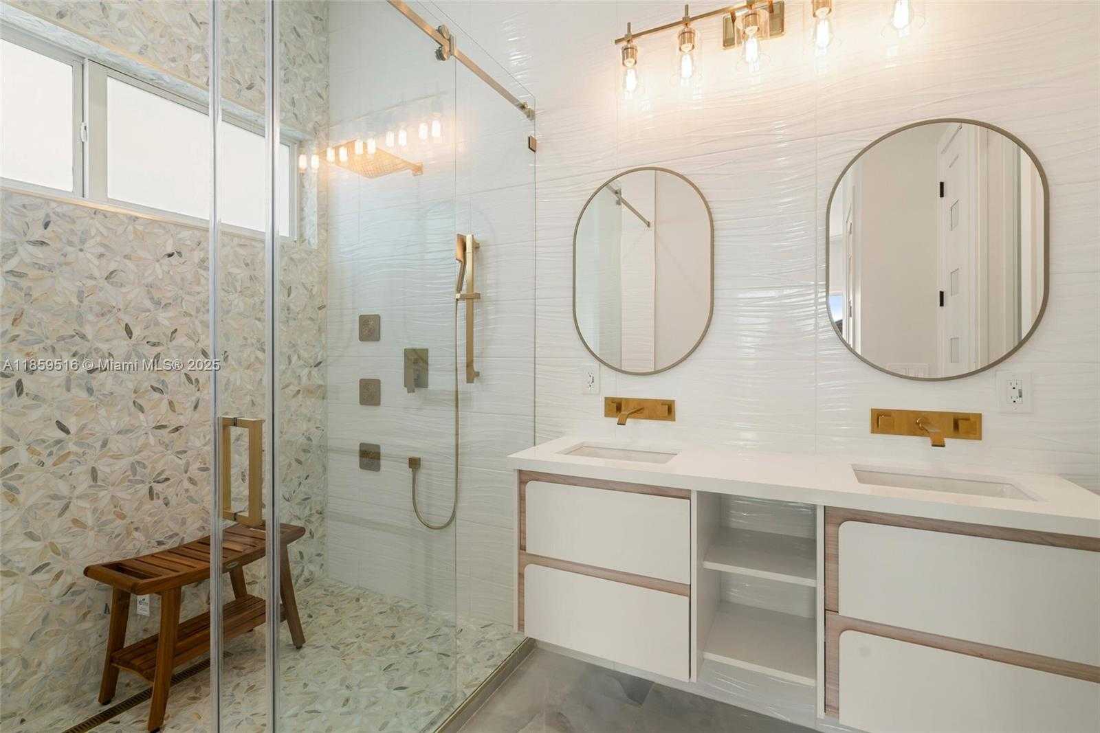 Small Image of 862 CARDINAL LN, Key Largo Number 14