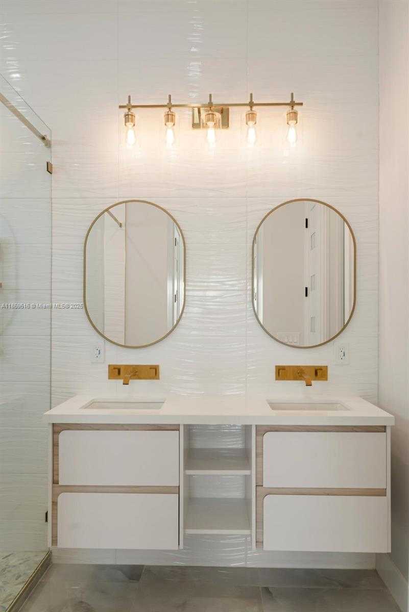 Small Image of 862 CARDINAL LN, Key Largo Number 16