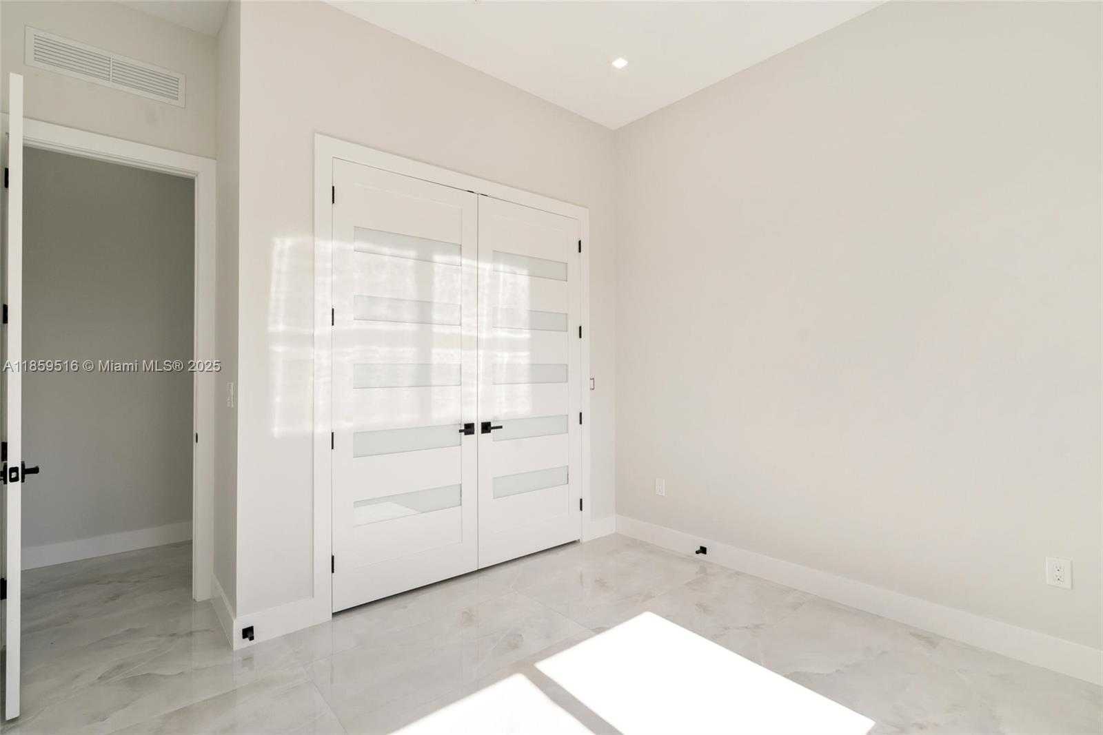 Small Image of 862 CARDINAL LN, Key Largo Number 19