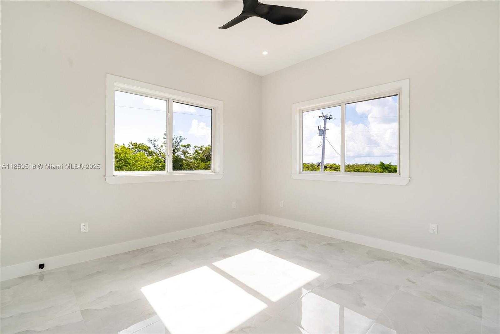Small Image of 862 CARDINAL LN, Key Largo Number 22